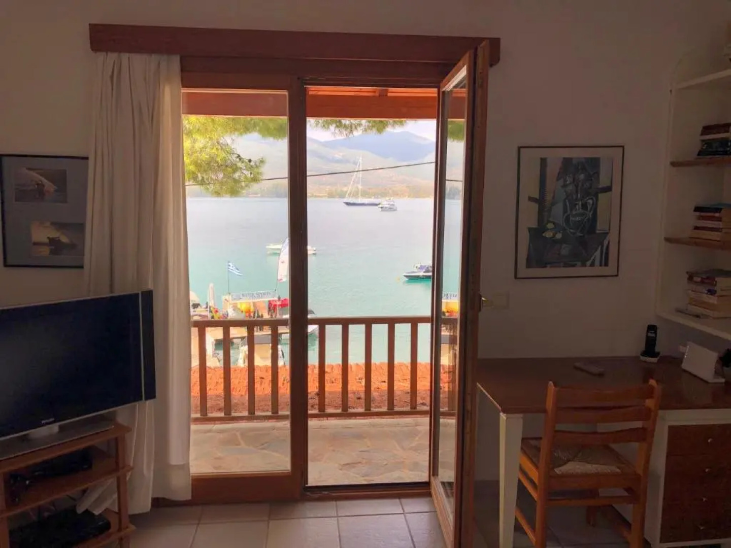Sea-side 3 BEDROOM- BEACH HOUSE