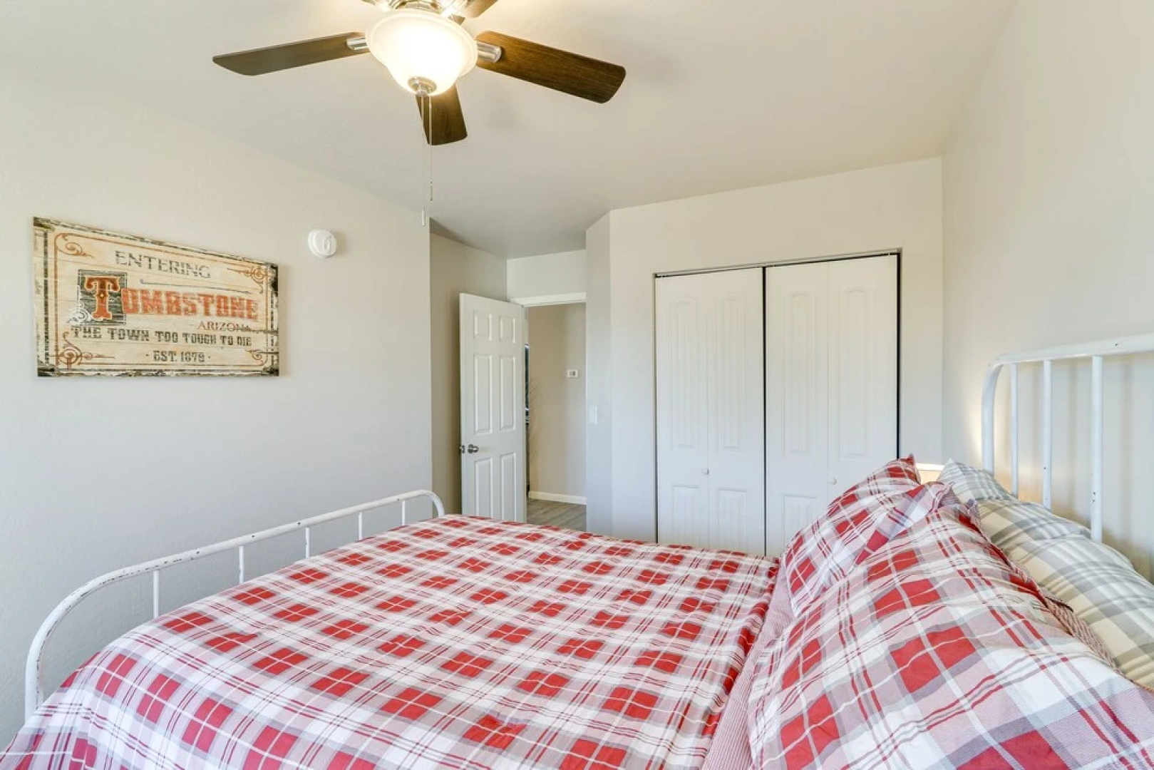Gold Canyon Vacation w/ Private Patio & Fire Pit!