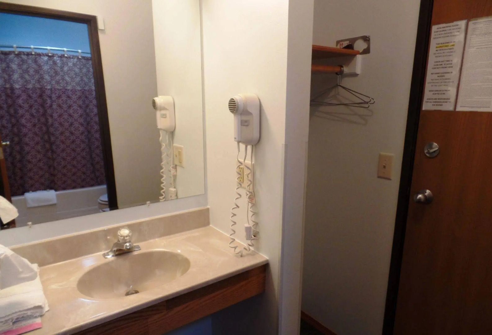 Dakota Country Inn & Suites