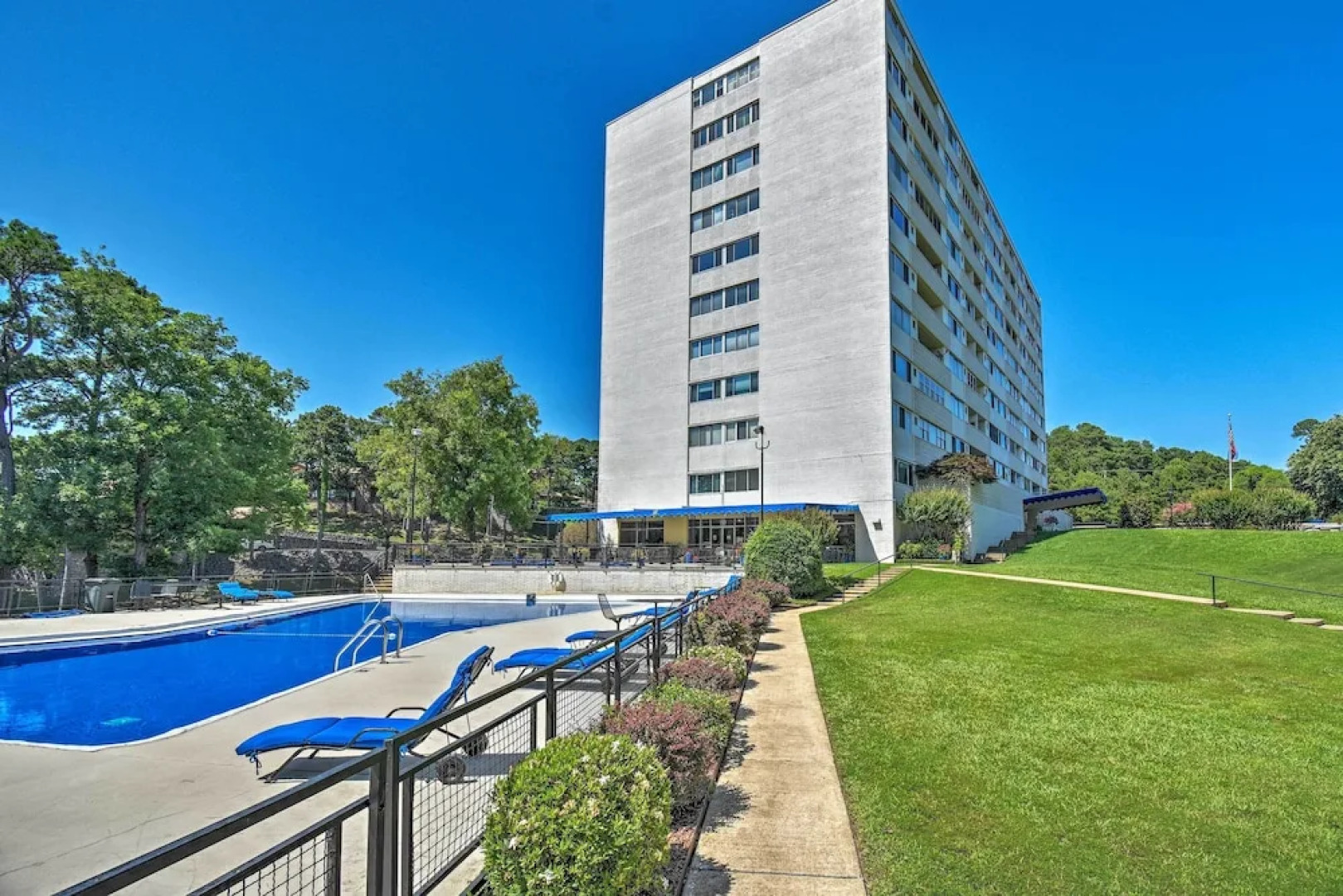 Stunning Hot Springs Condo on Lake Hamilton!