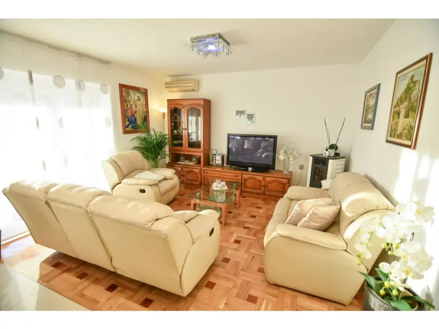 Quaint Holiday Home in Sinj With Private Pool