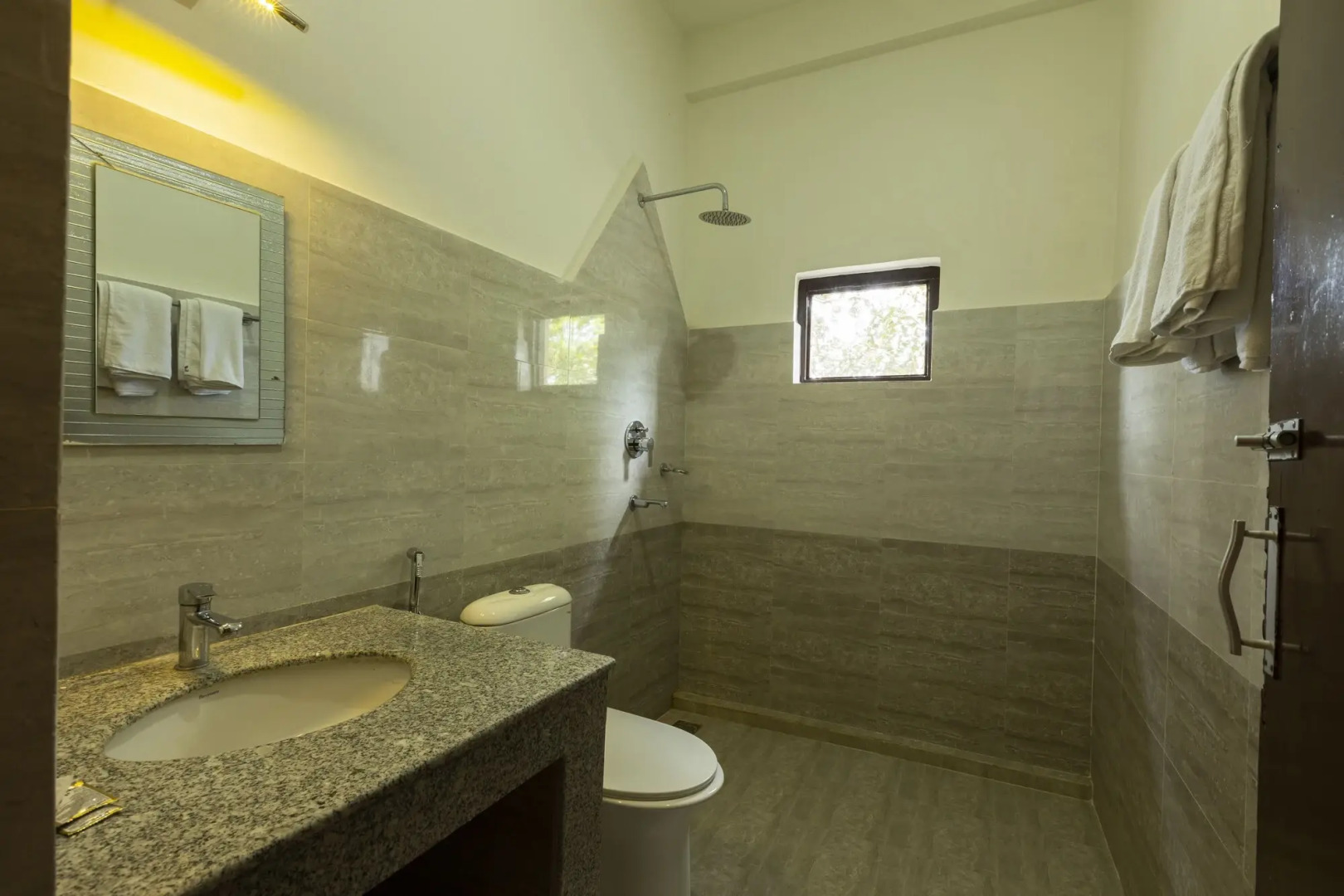 Hotel Parkside & Swimming Pool-Between Greenery and Azure ,Your Perfect Retreat