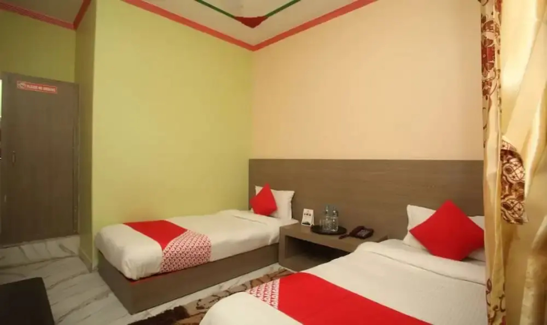 OYO 687 Hotel Aastha