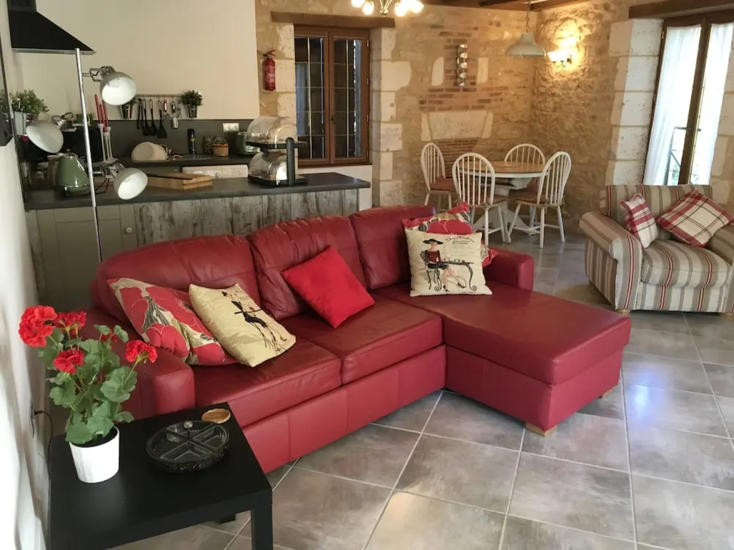 Moulin du Fontcourt Riverside Apartment