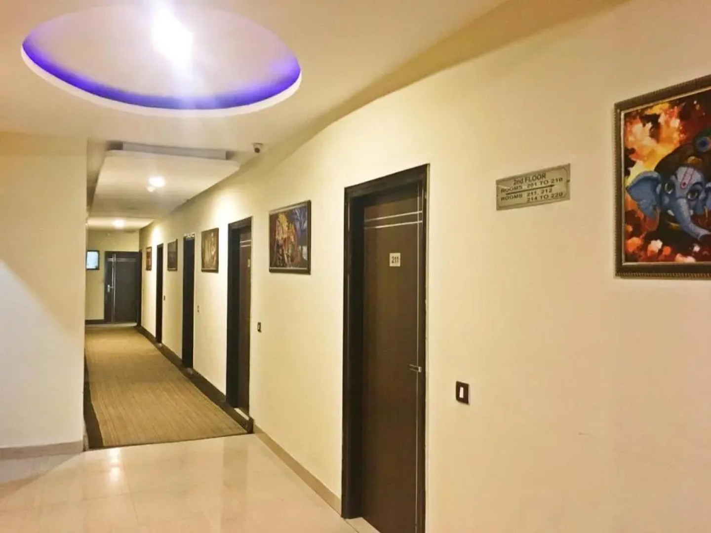 Spring Sky Mughalsarai By ShriGo Hotels