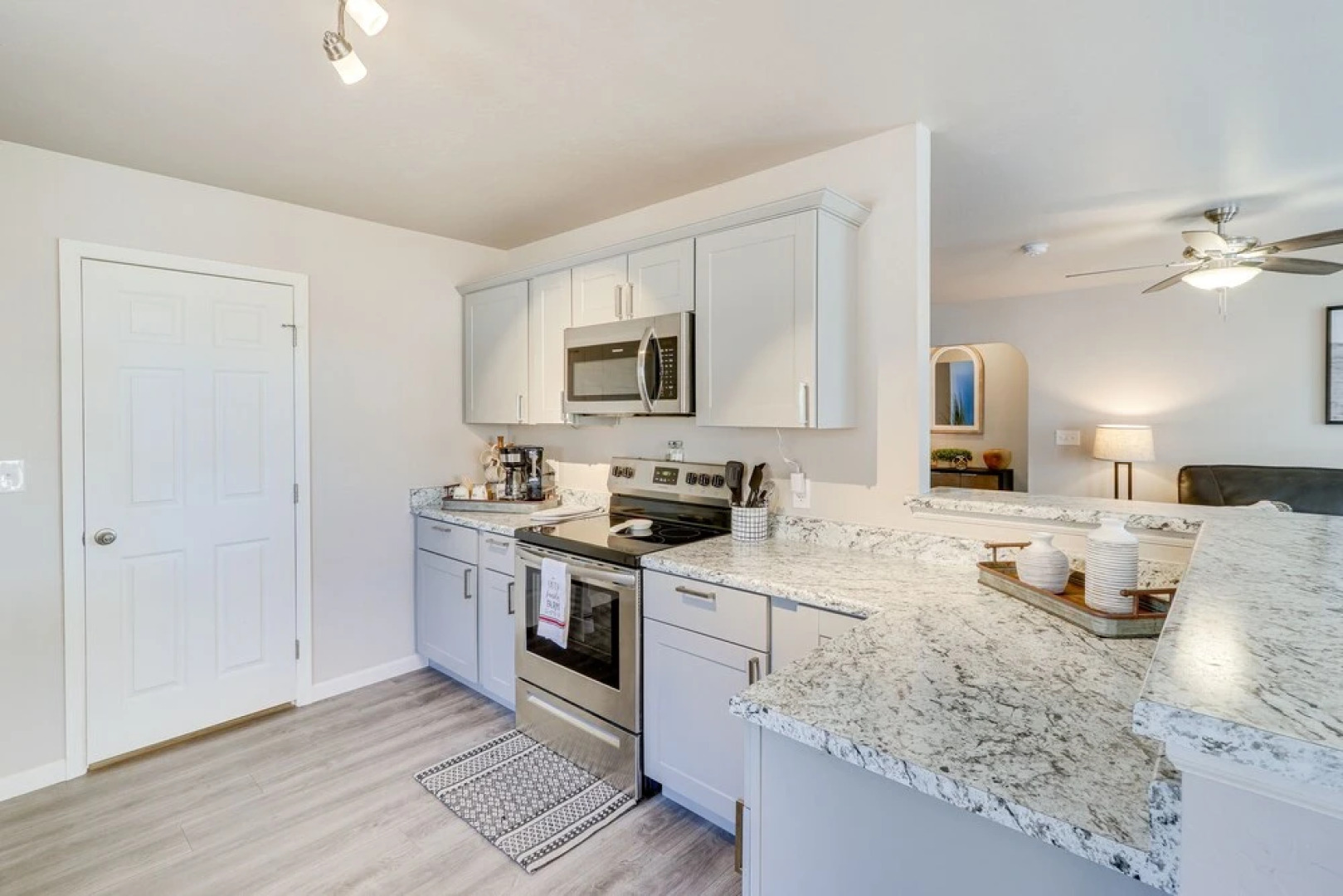 Gold Canyon Vacation w/ Private Patio & Fire Pit!