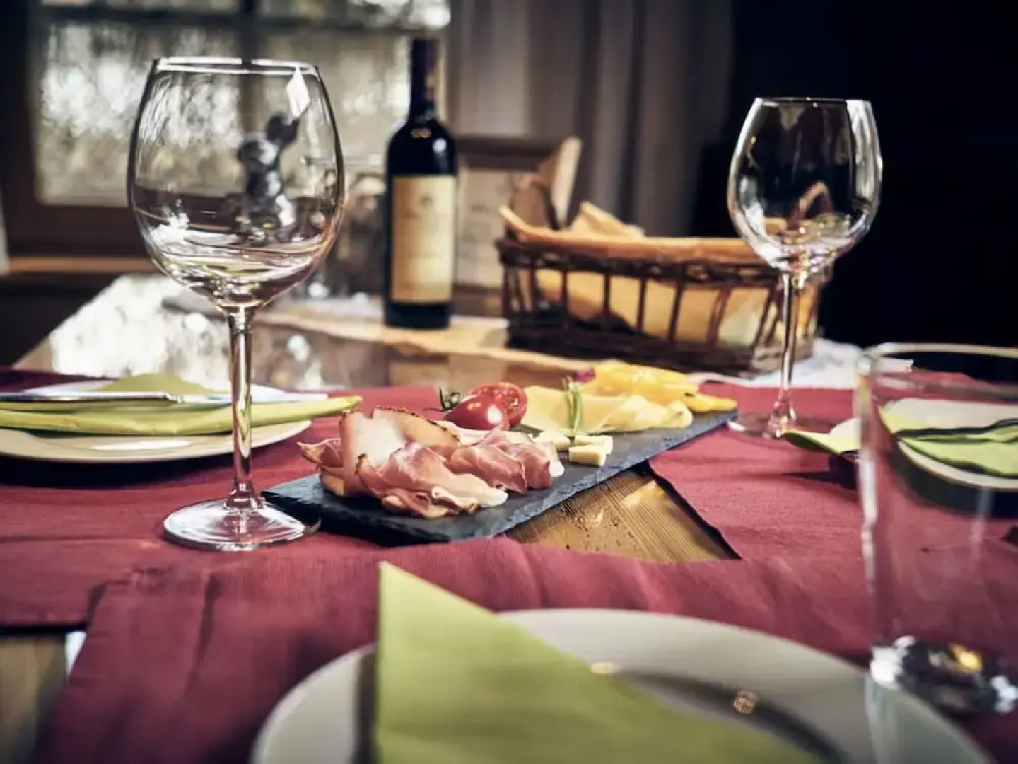 Felsenhutte Modern Retreat