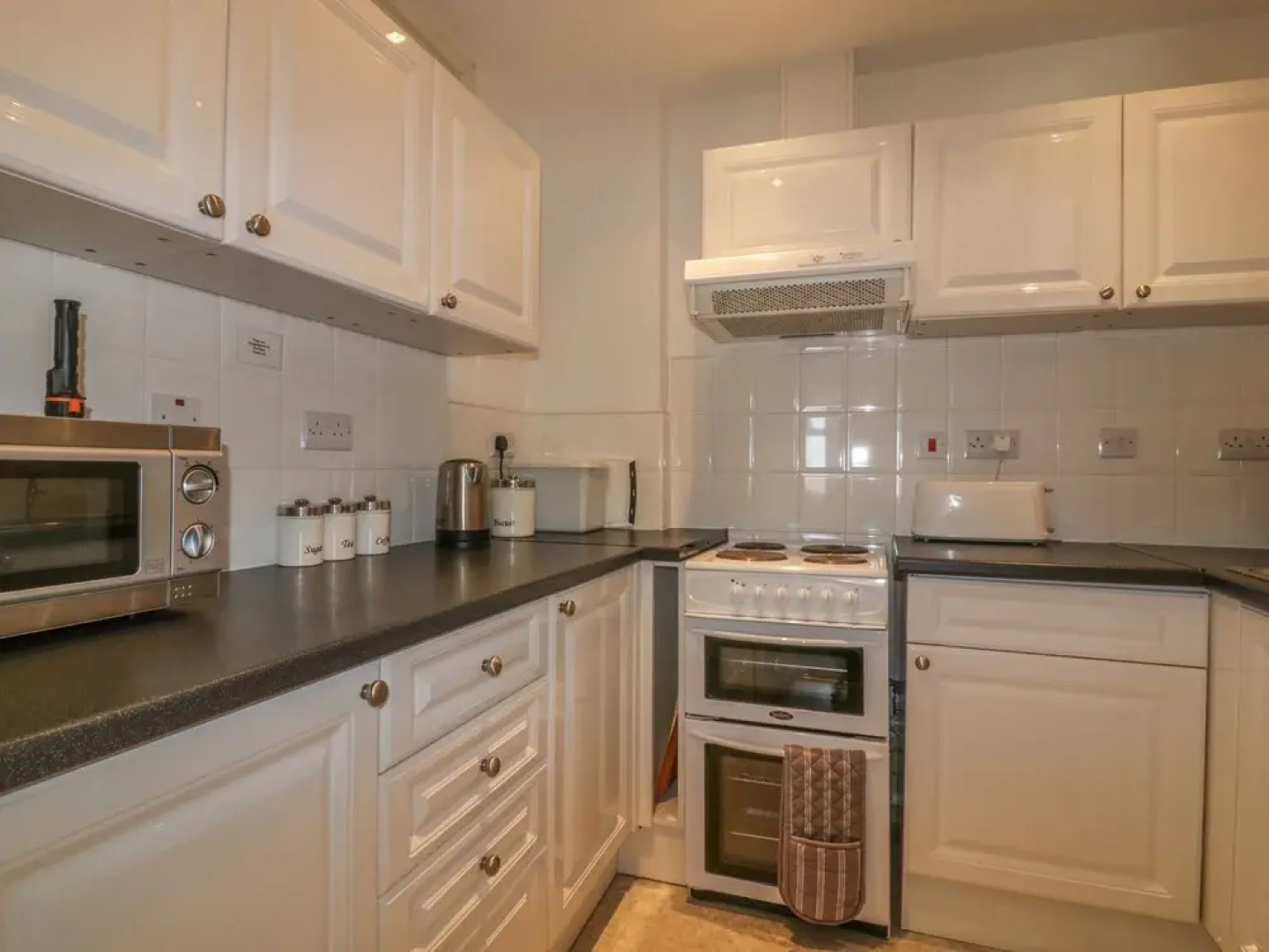 Yellow Sands Apartment 6