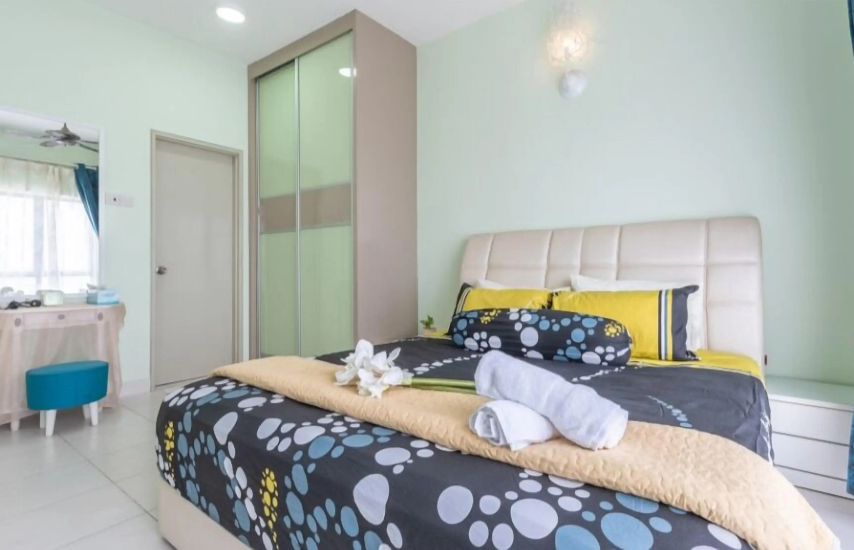 SetiaWalk {BIG GROUP} 2CARPARK 3ROOM WIFI 5min LRT