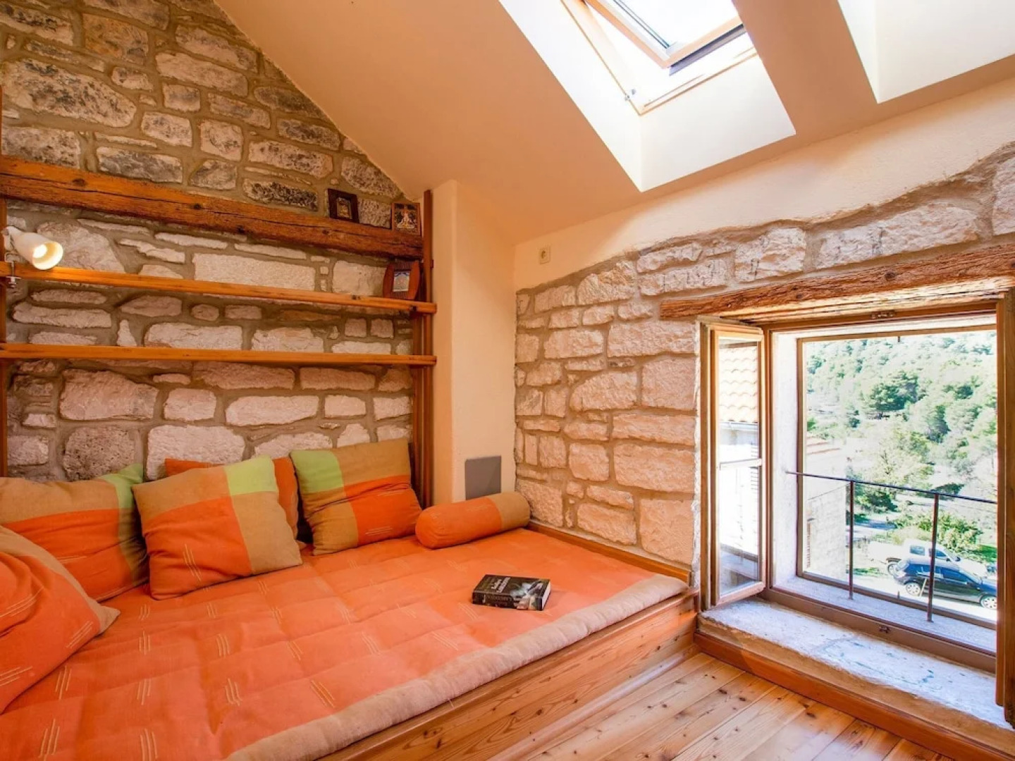 Tranquil Apartment in Marine Zemlje Near Stiniva Beach