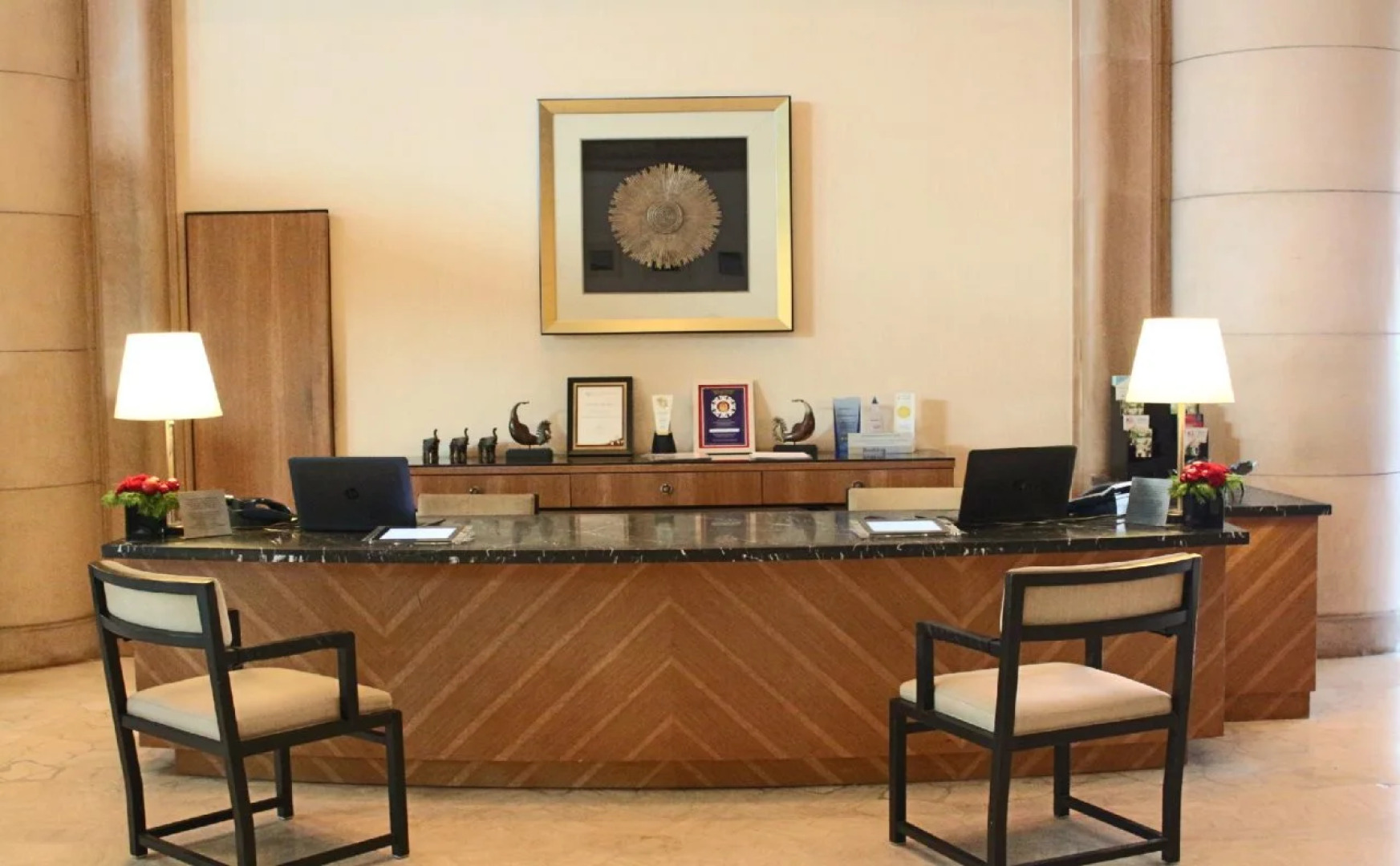 Ambassador Row Hotel Suites by Lanson Place