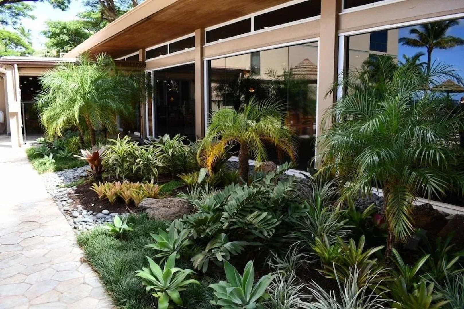 Mahana by KBM Hawaii Luxury Vacations