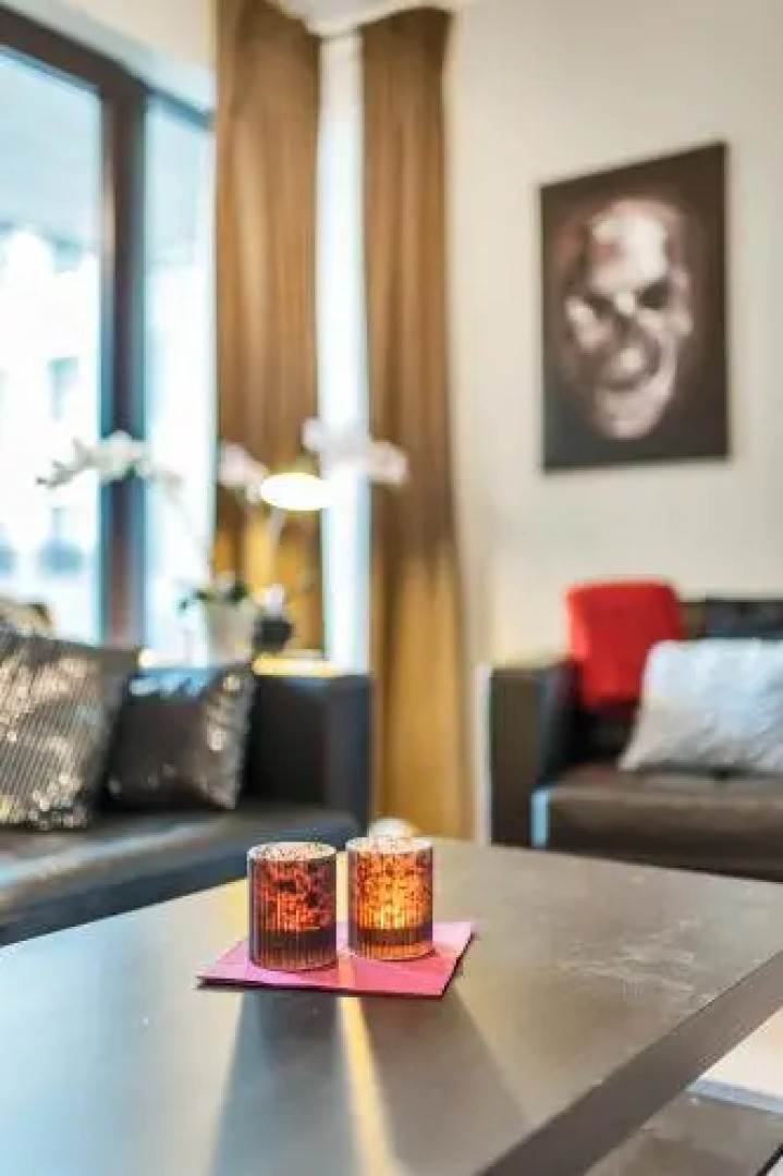 Wright Apartments - Barcode