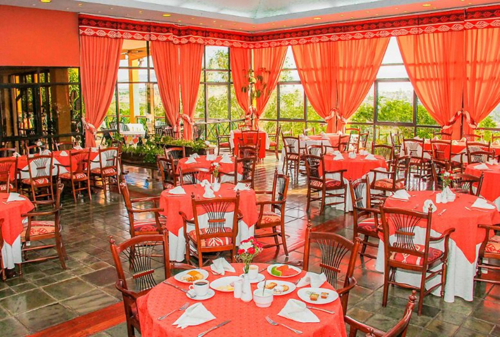 Los Parrales Resort Hotel