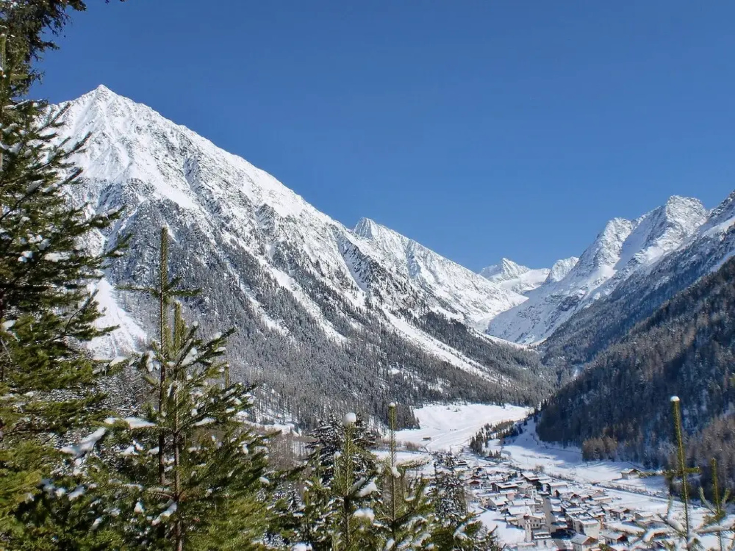 Agnesn, Apartmenthaus