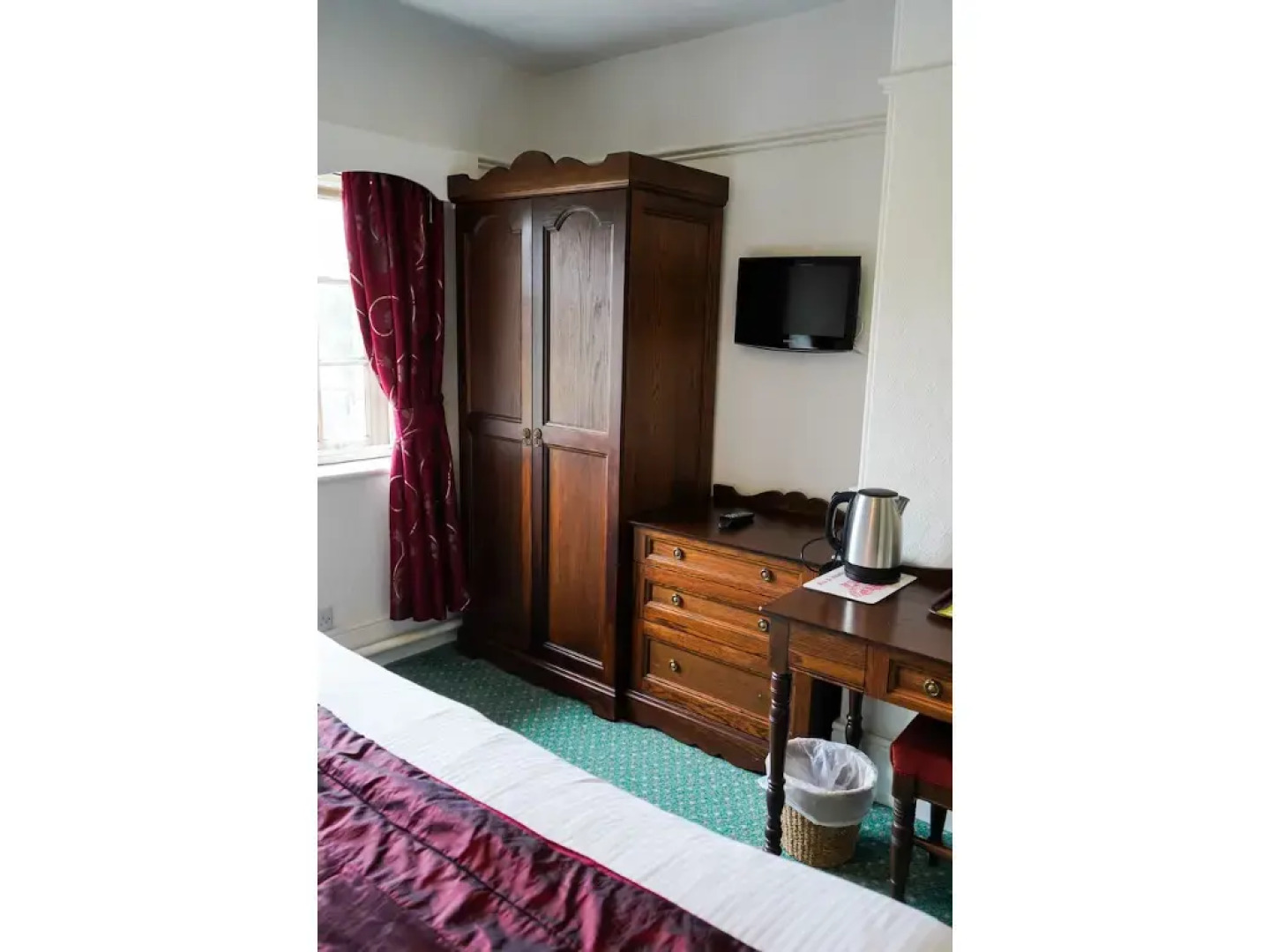 The Fox & Hounds Hotel