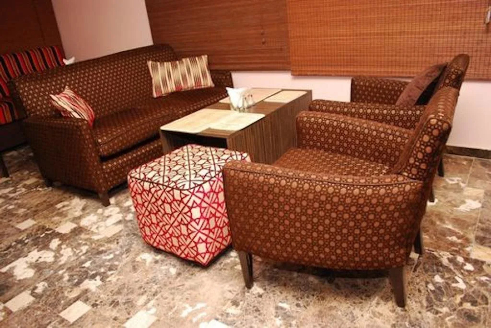 Valley Point Hotel & Suites