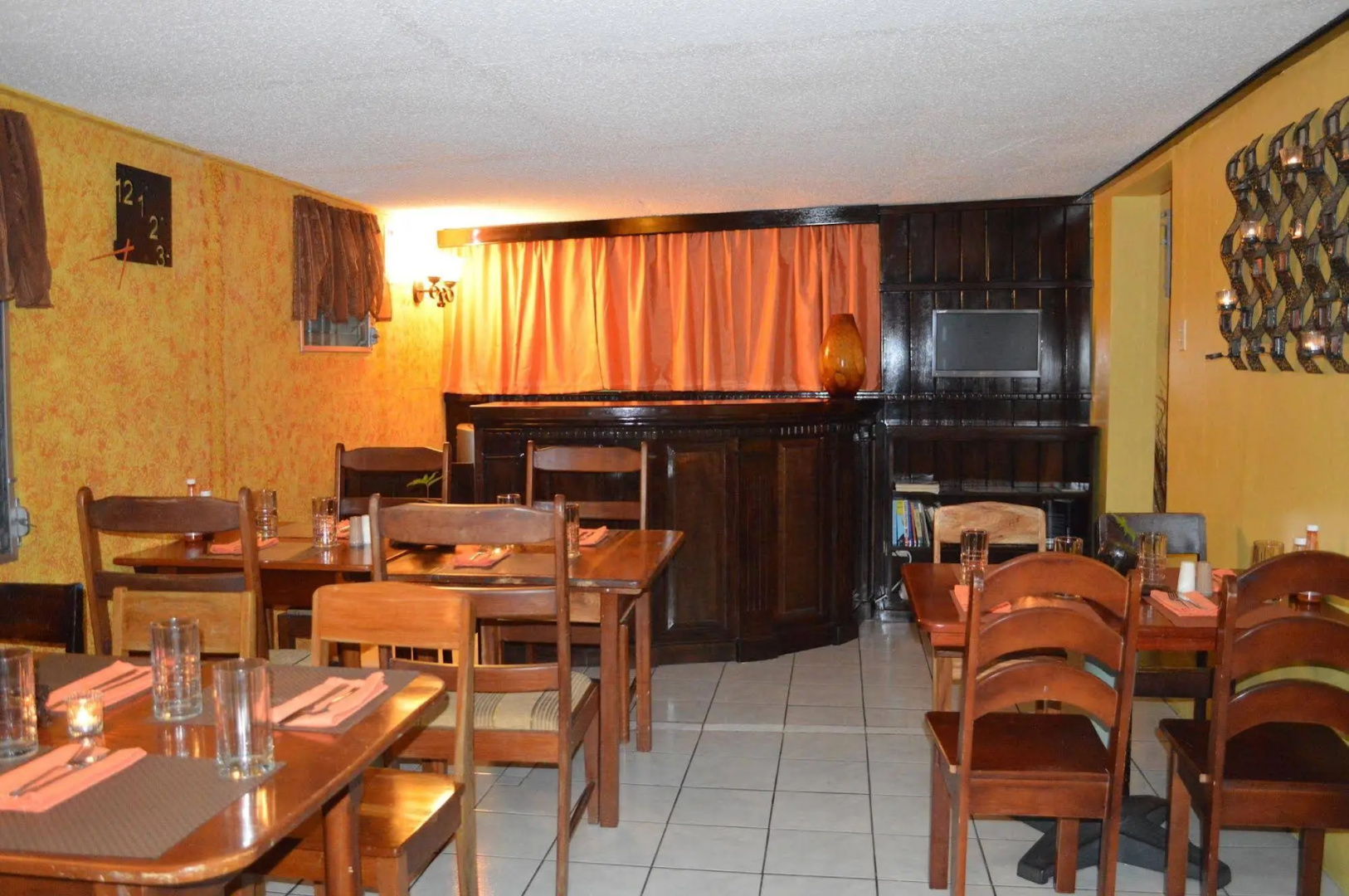 Sky Flower Hotel Belmopan / El Rey Hotel