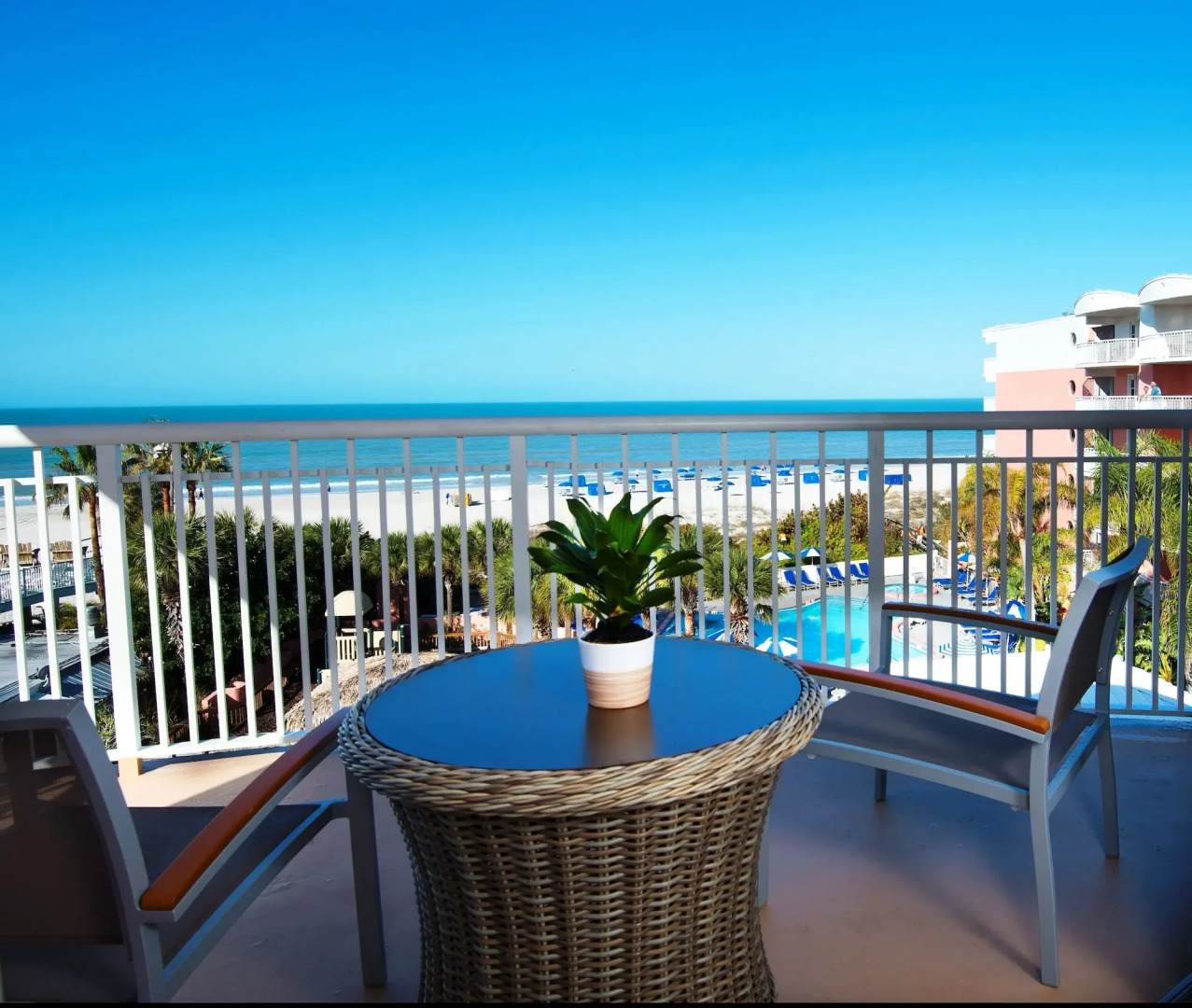 Beach House Suites by the Don CeSar