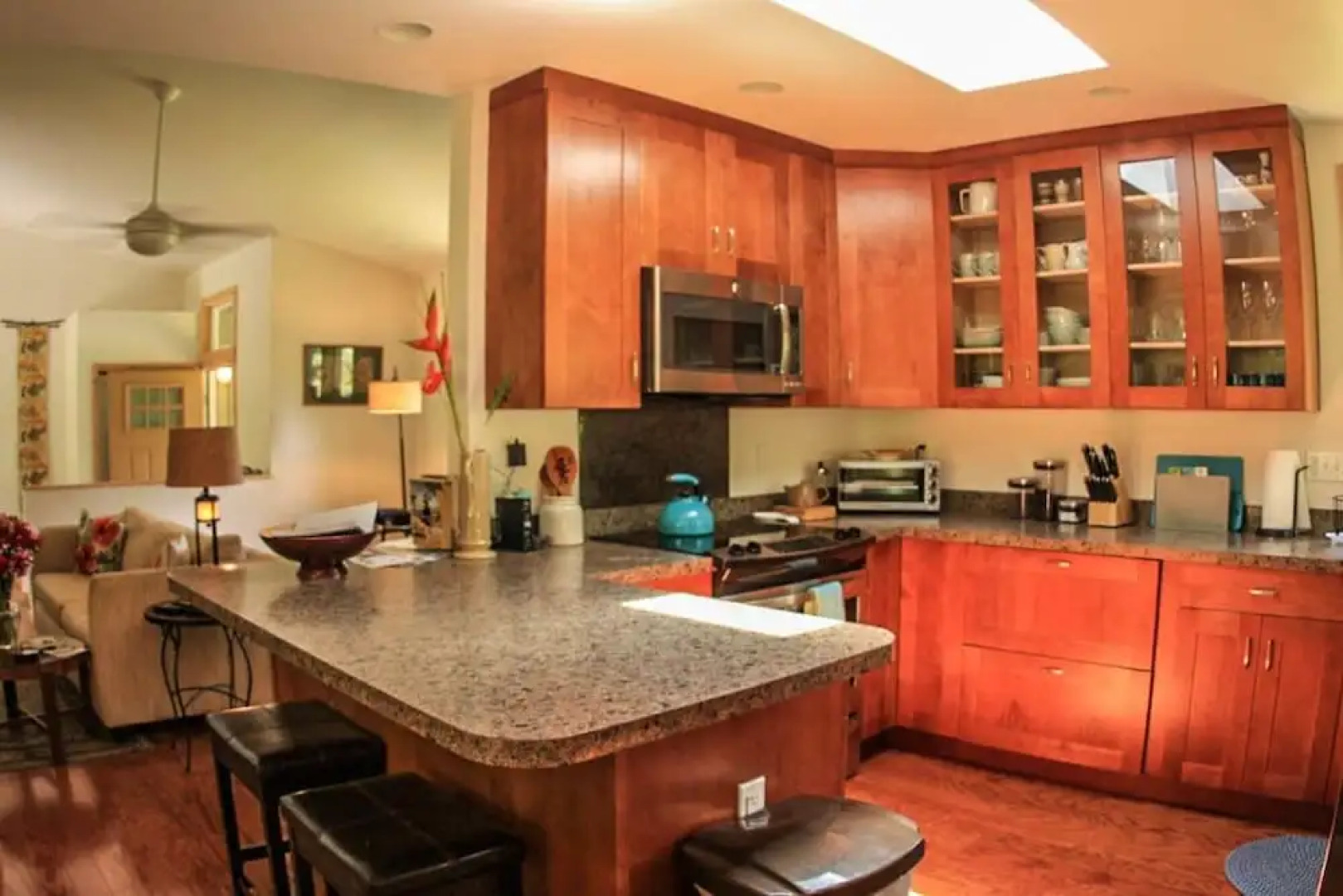 Hale OnaOna by Hawaii Volcano Vacations