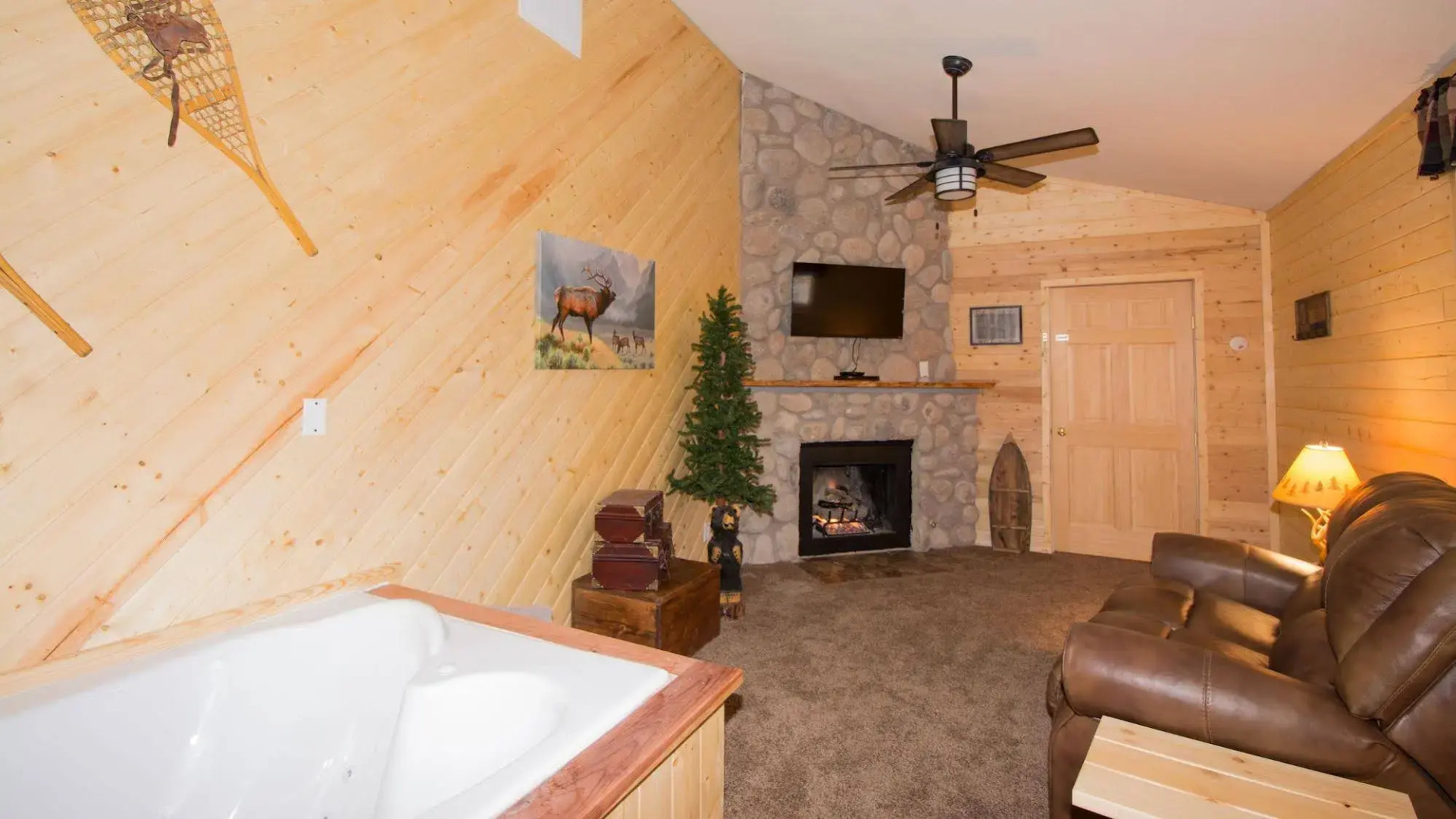 Upper Canyon Inn & Cabins