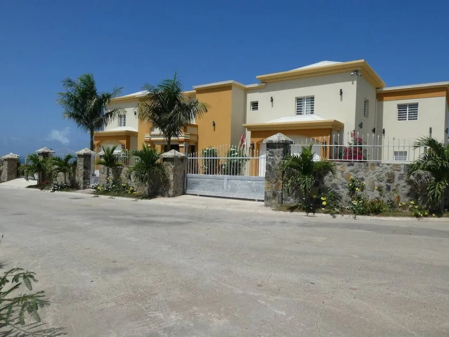 Singh Luxury Apartments With sea View, Apt.4