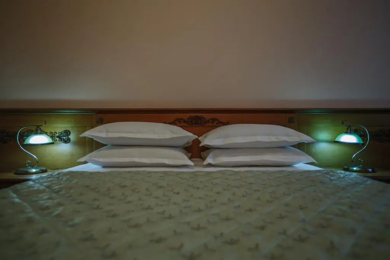 Gsm Apartment at Kiev Train Station