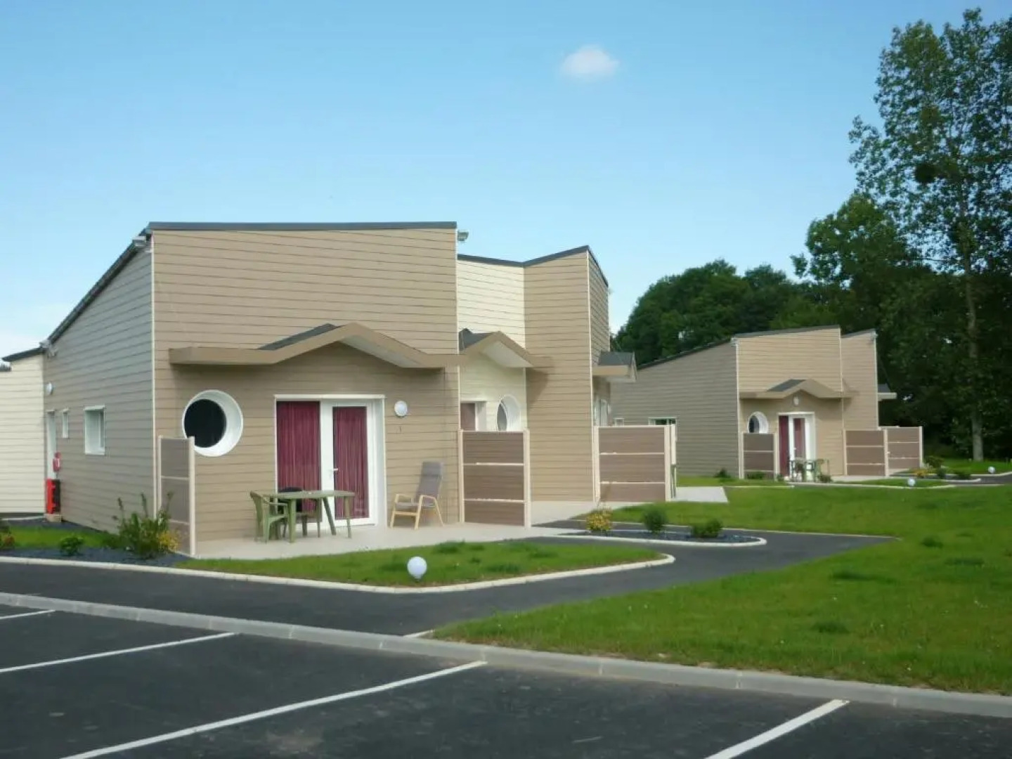 Hôtel Les Voisins Beaucemaine