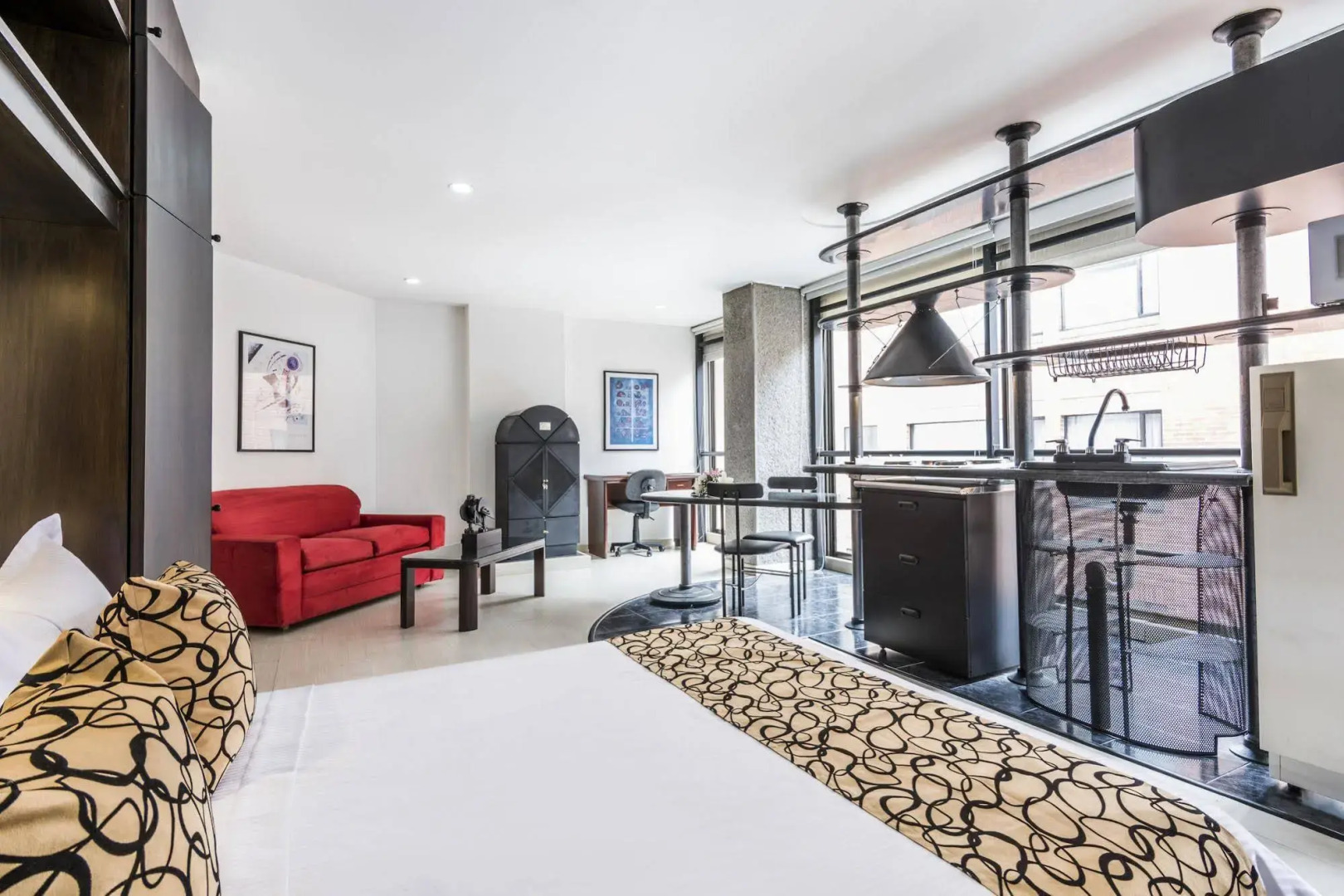 Travelers Suites Gold