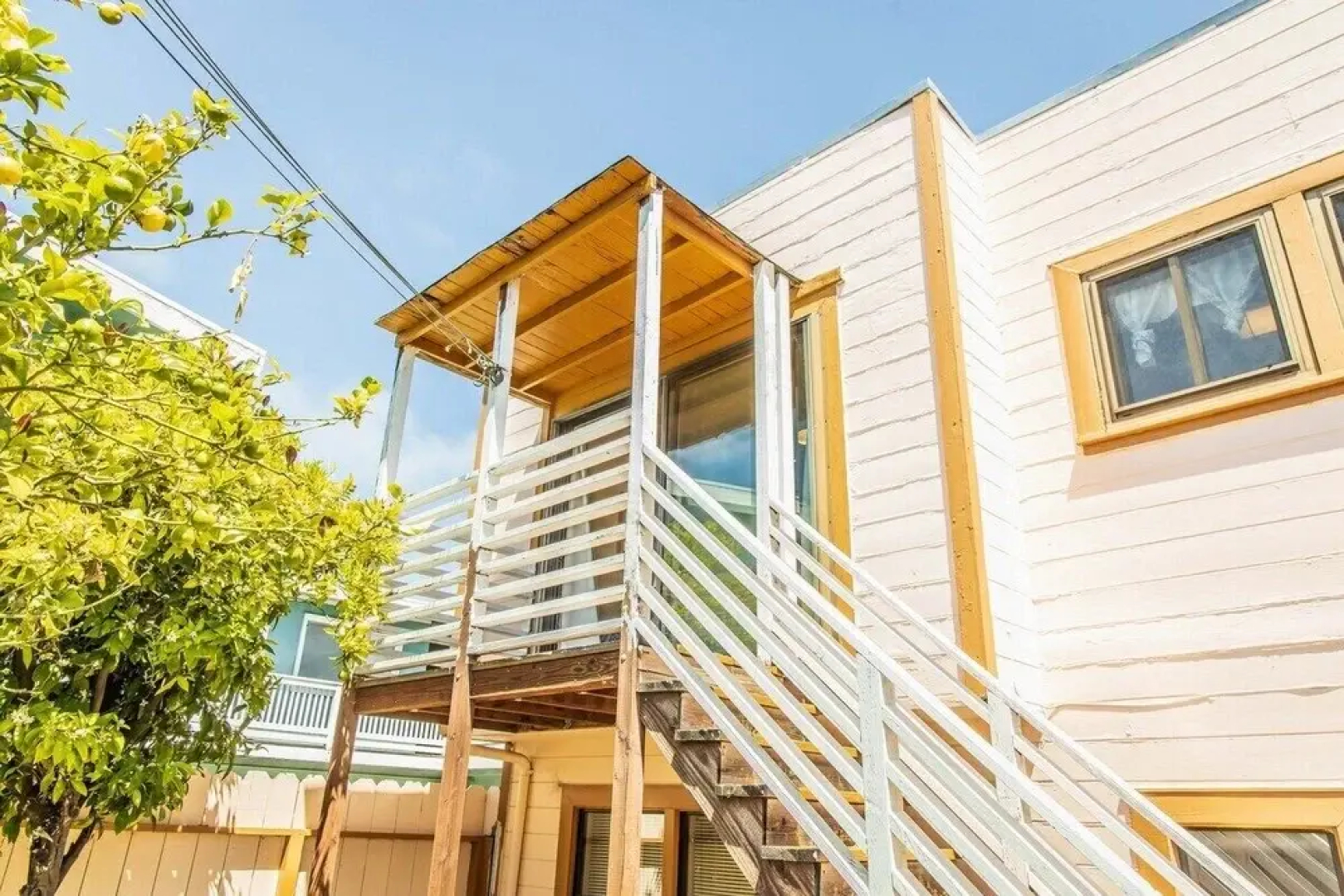 Large 2 Bed w/ Room For 8