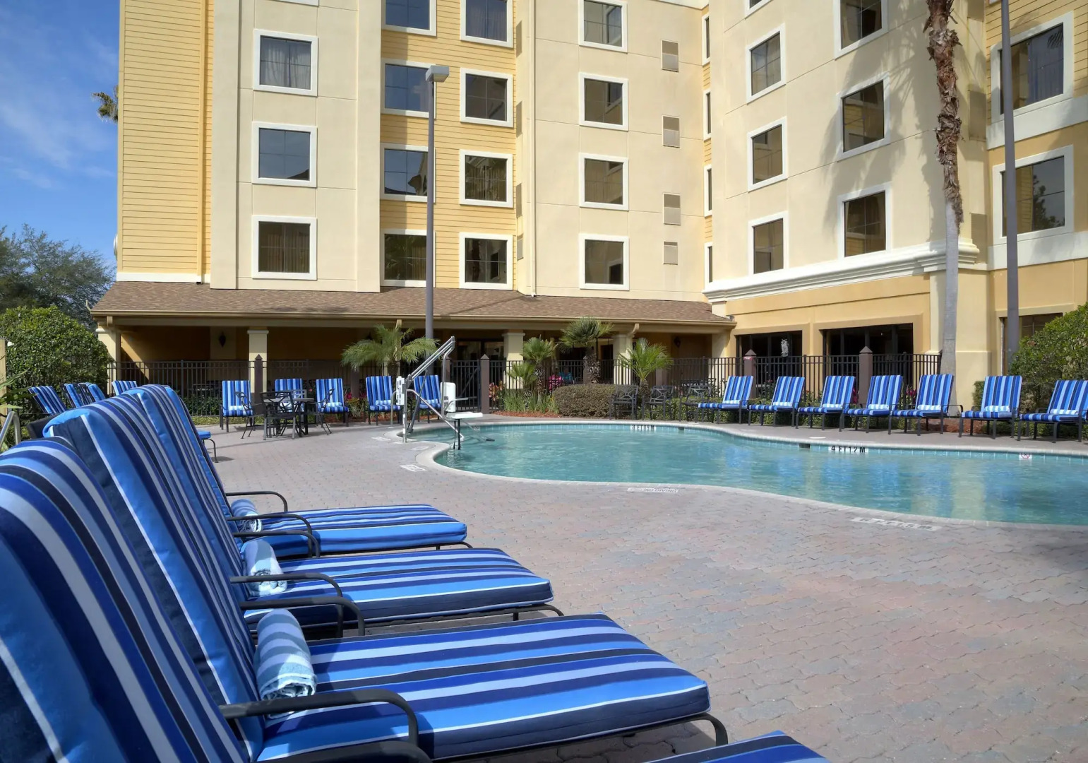 staySky Suites - I Drive Orlando