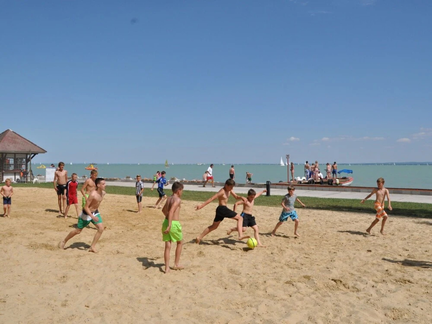 Balatontourist F red Balatonf red