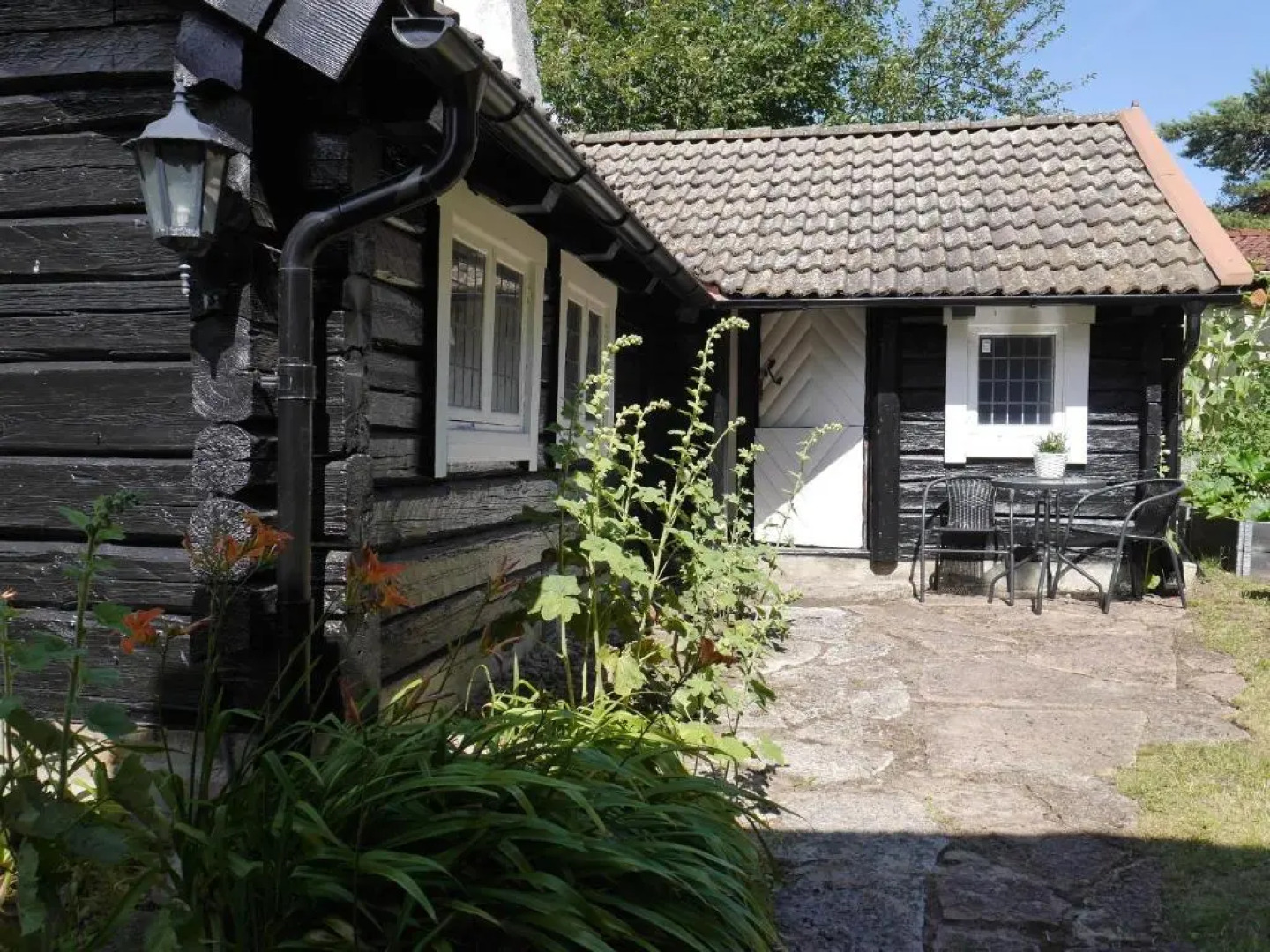 Havsnära 1700-tals Timmerstuga