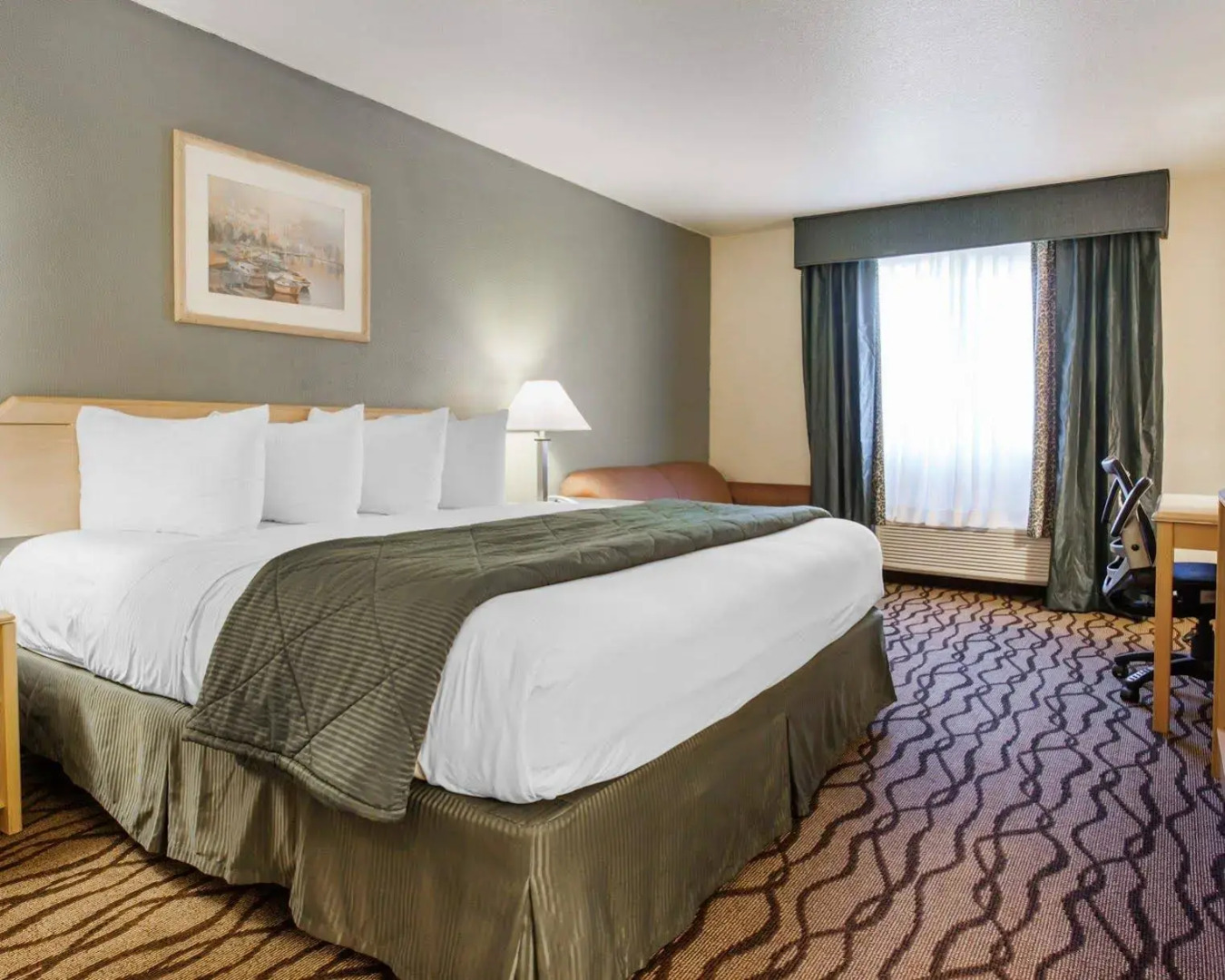 Quality Inn & Suites Vancouver North