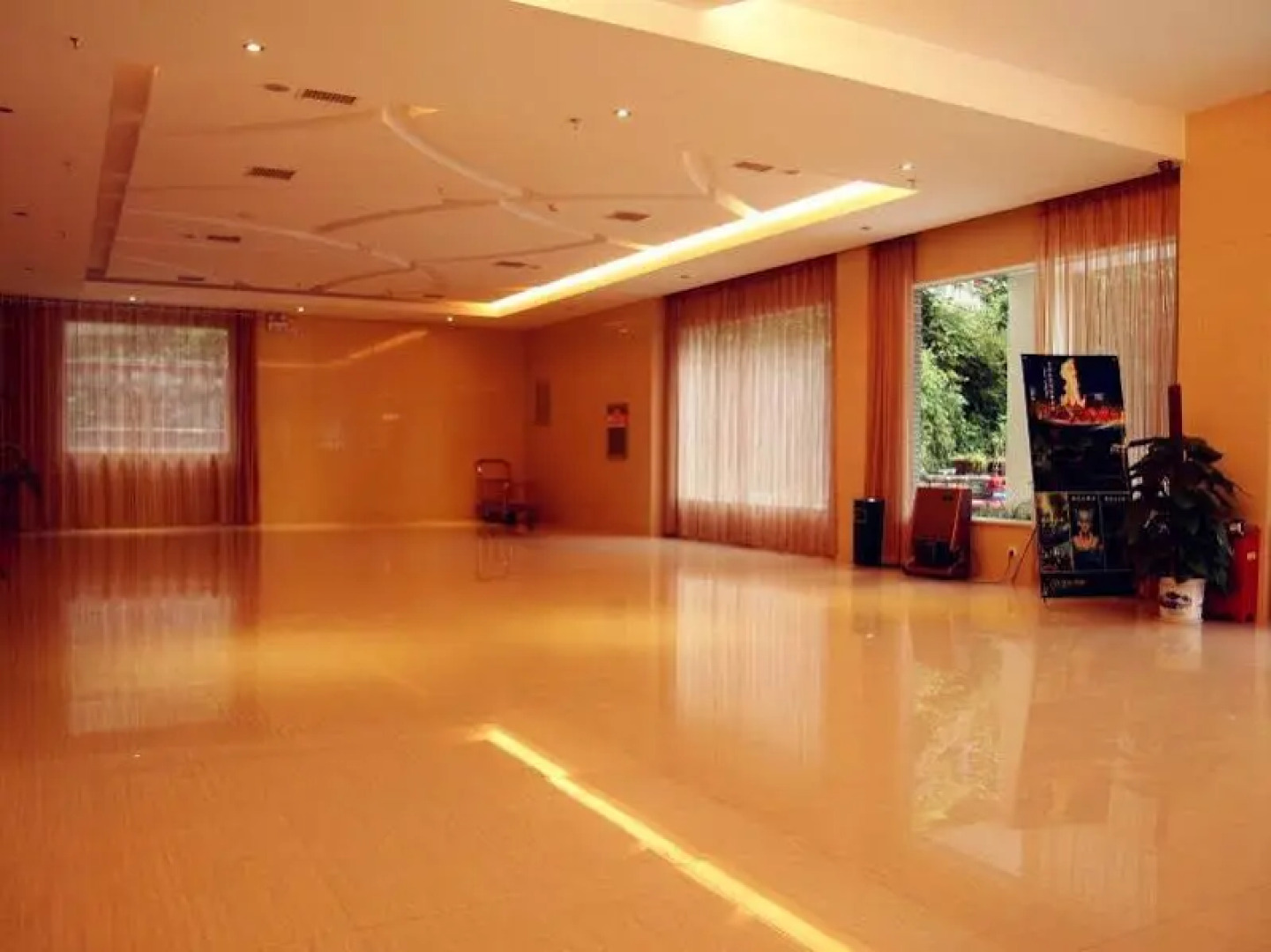 5 Yue Zhangjiajie Wulingyuan Branch