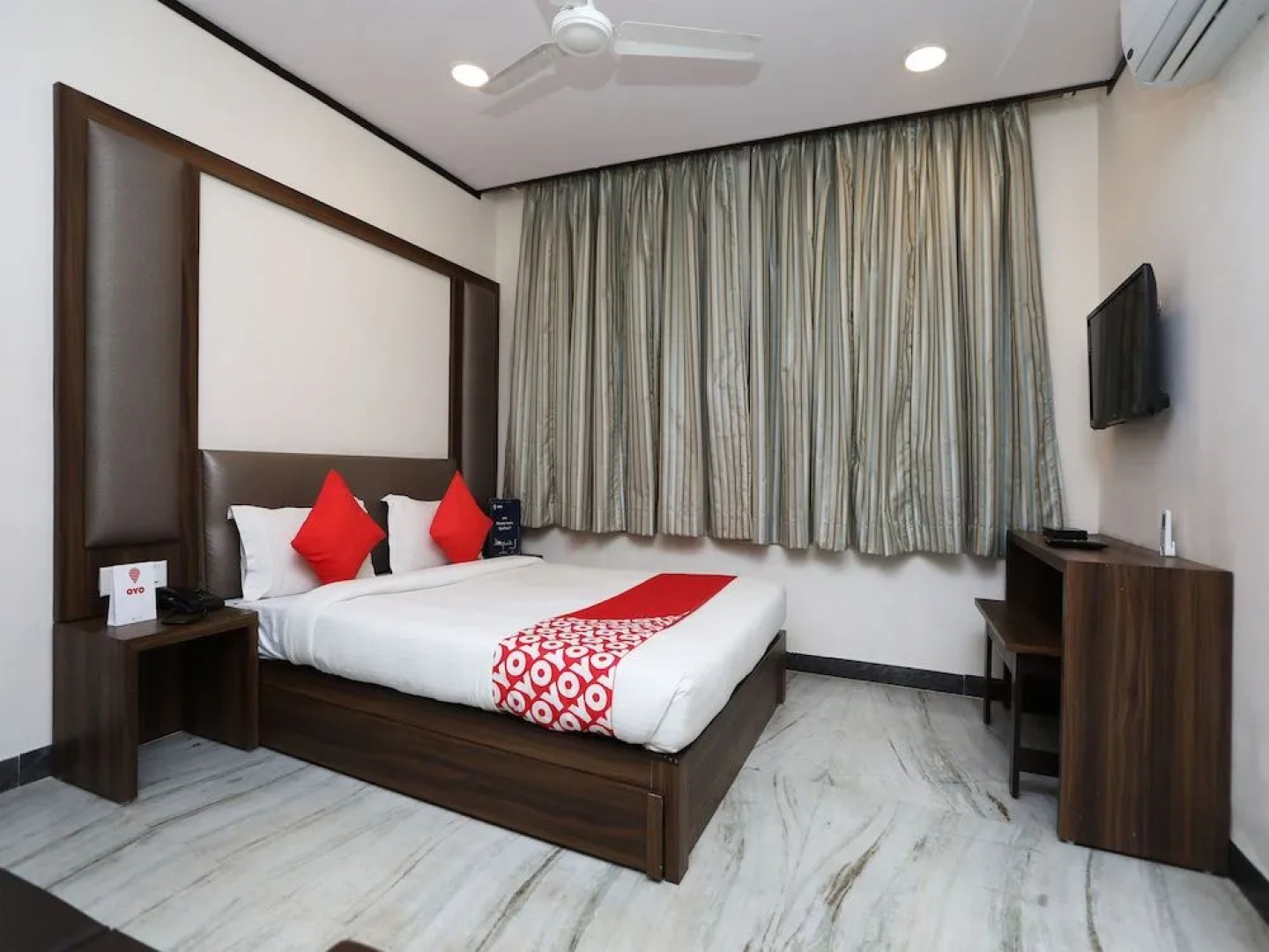OYO 15966 Hotel Shivam
