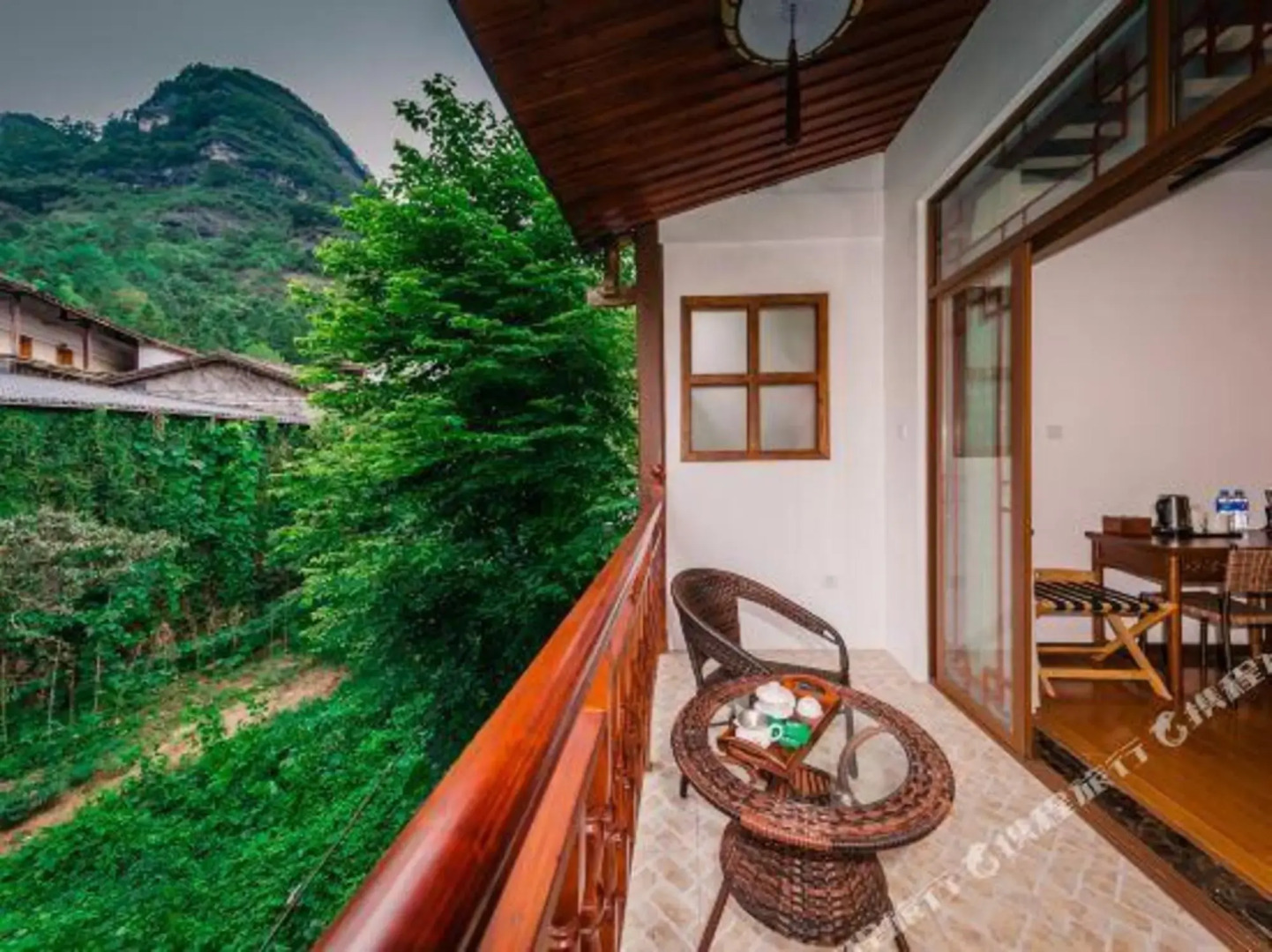 Zhoujia Shanfang Family Hostel