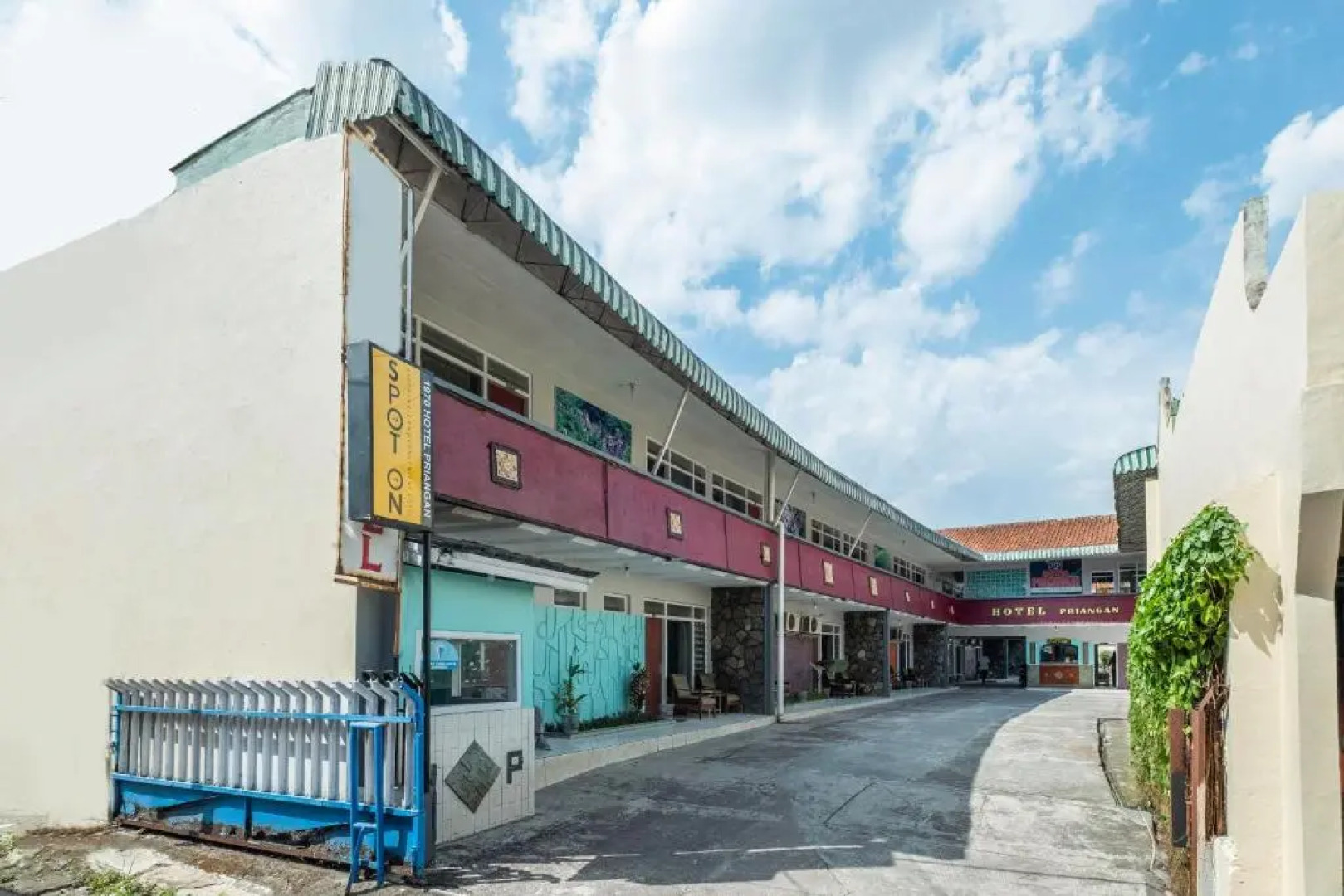 Hotel Priangan by OYO Rooms