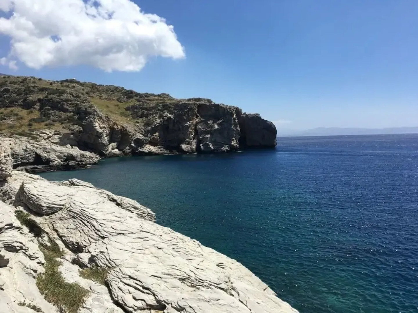 Villa Alati - Seafront Villa With Swimming Pool