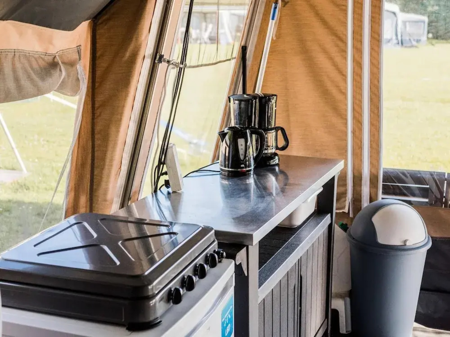 Lakefront Glamping w/ Pets
