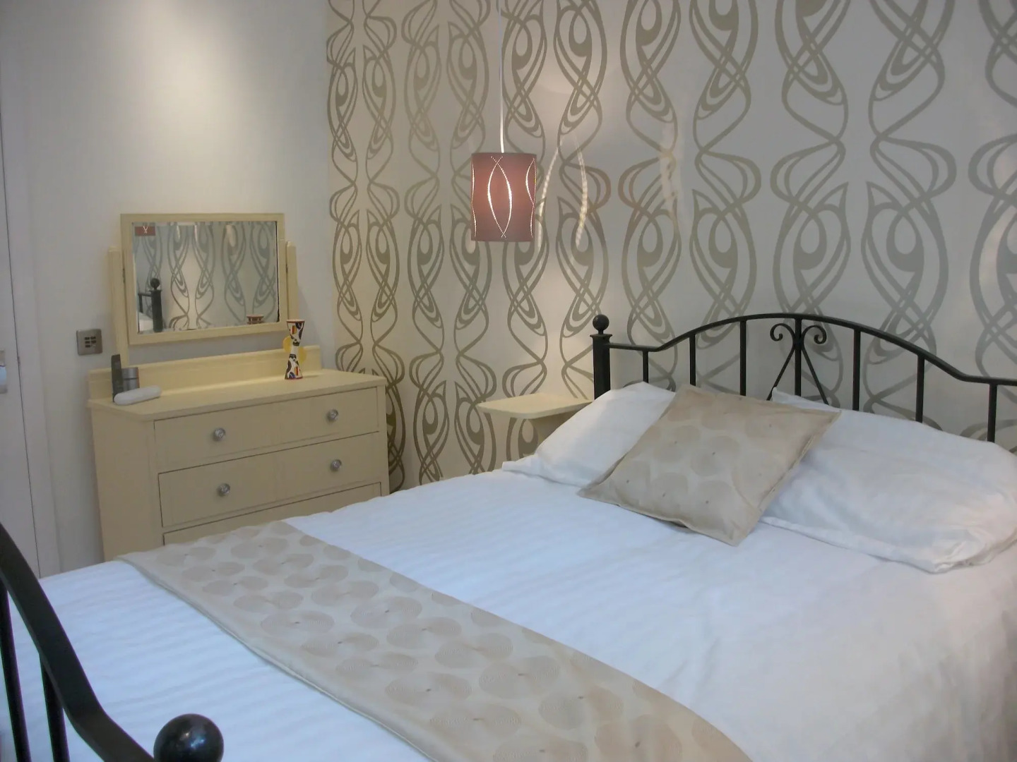 Crieff Armoury Luxury Self Catering Apartment