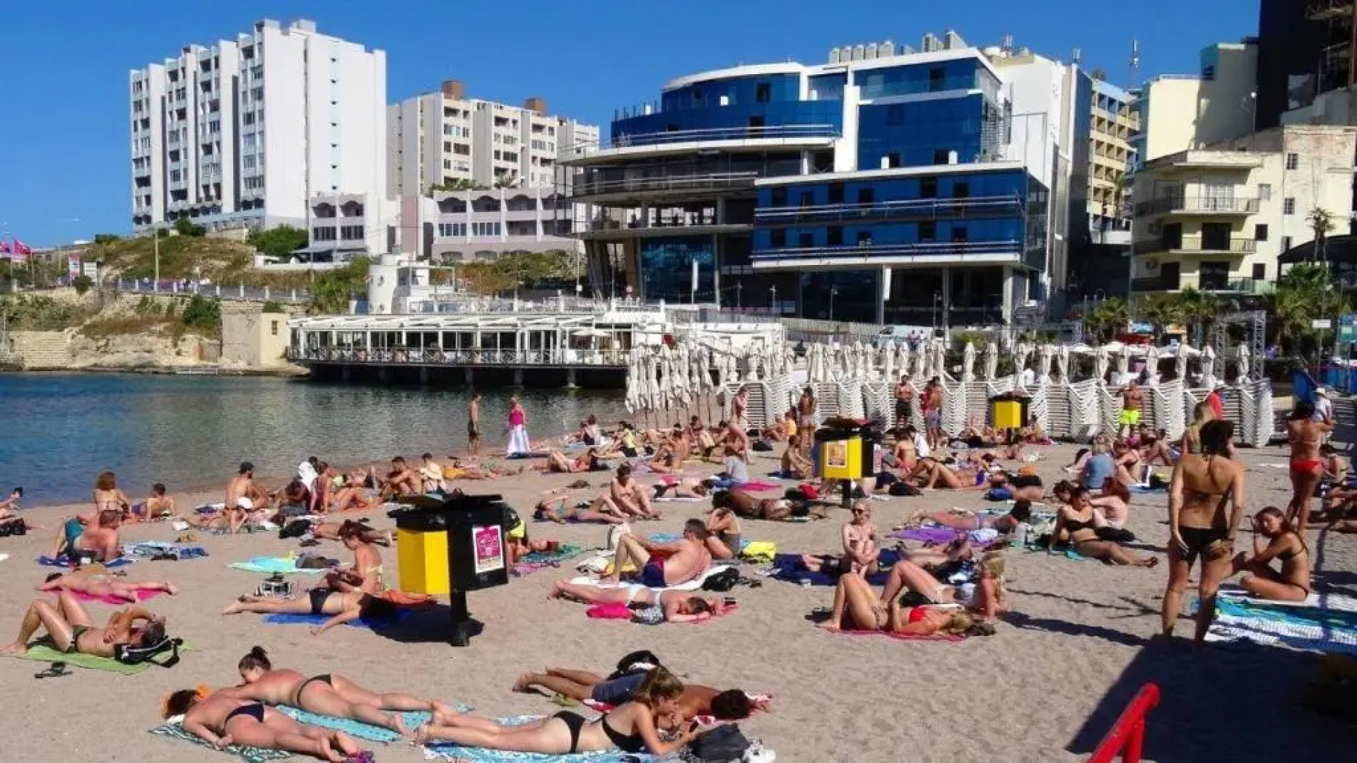 Modern 1BR Apartment Central Location