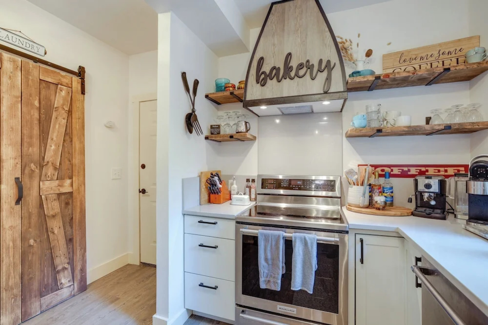 Farmhouse w/ Private Hot Tub < 1 Mile to Birch Bay