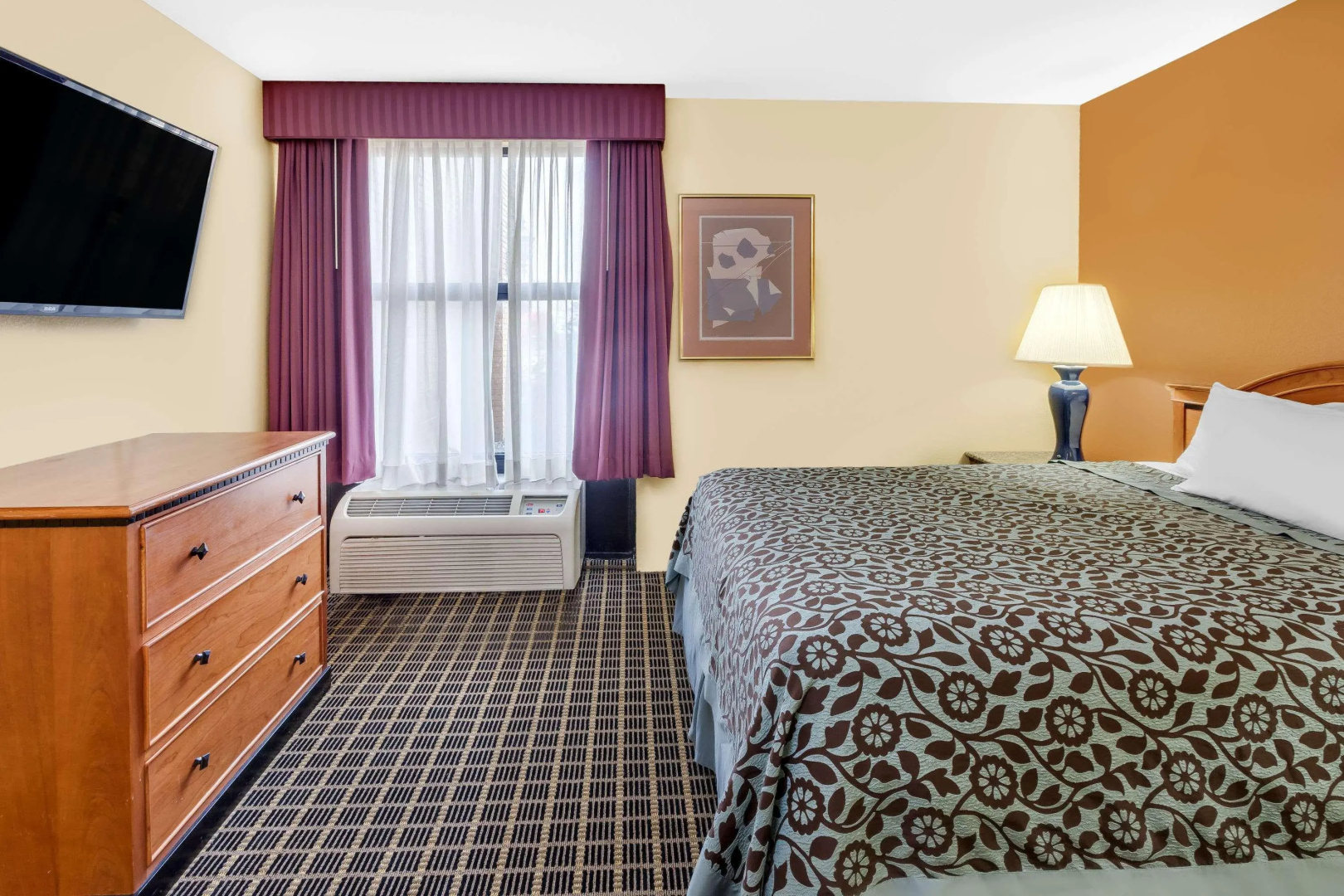 Days Inn and Suites Kalamazoo