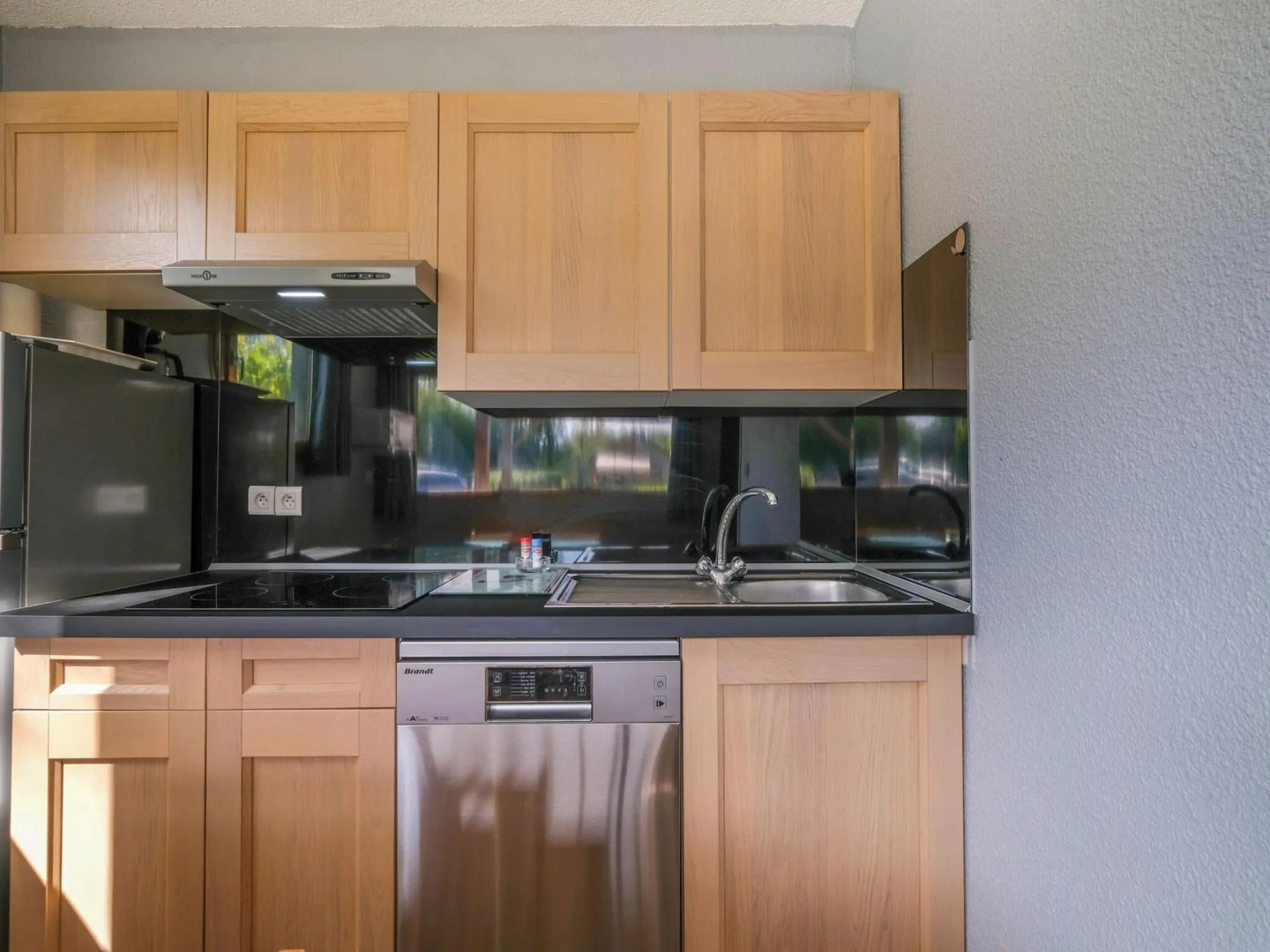 Snug Holiday Home in Signy le Petit with Private Terrace