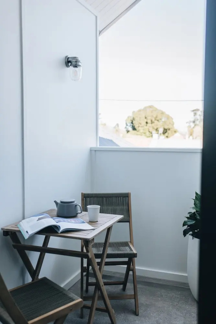 Maple Suite, Berry - by Linnaeus Collection