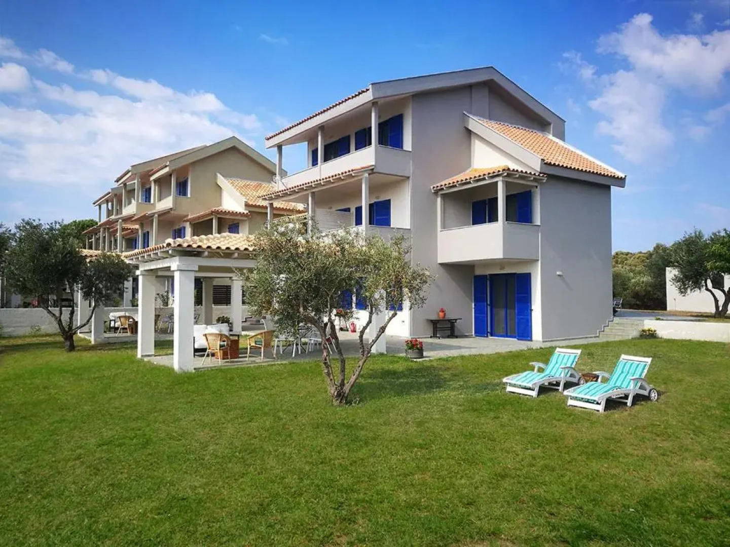 Olive Bay Hilltop Apartments Ammouliani