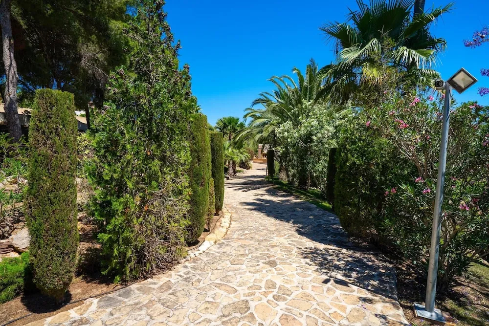 Gorgeous private villa for 10 in Moraira