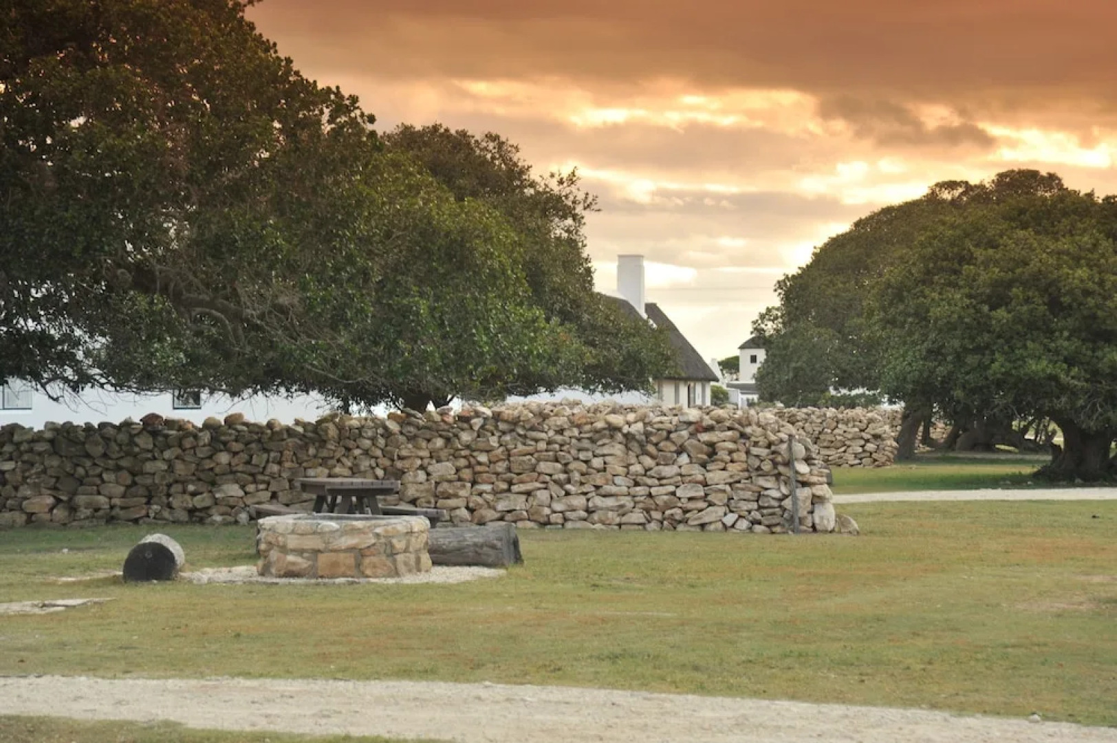 De Hoop Equipped Cottages