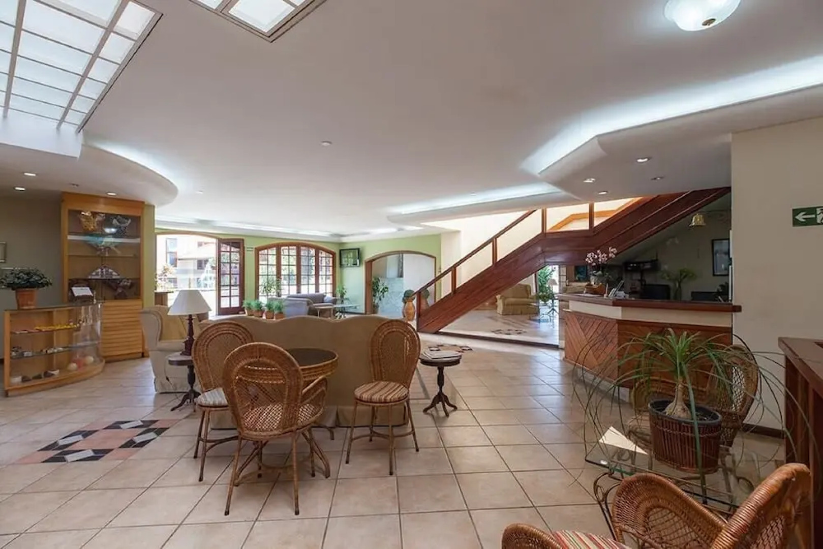 Hotel Dominguez Master